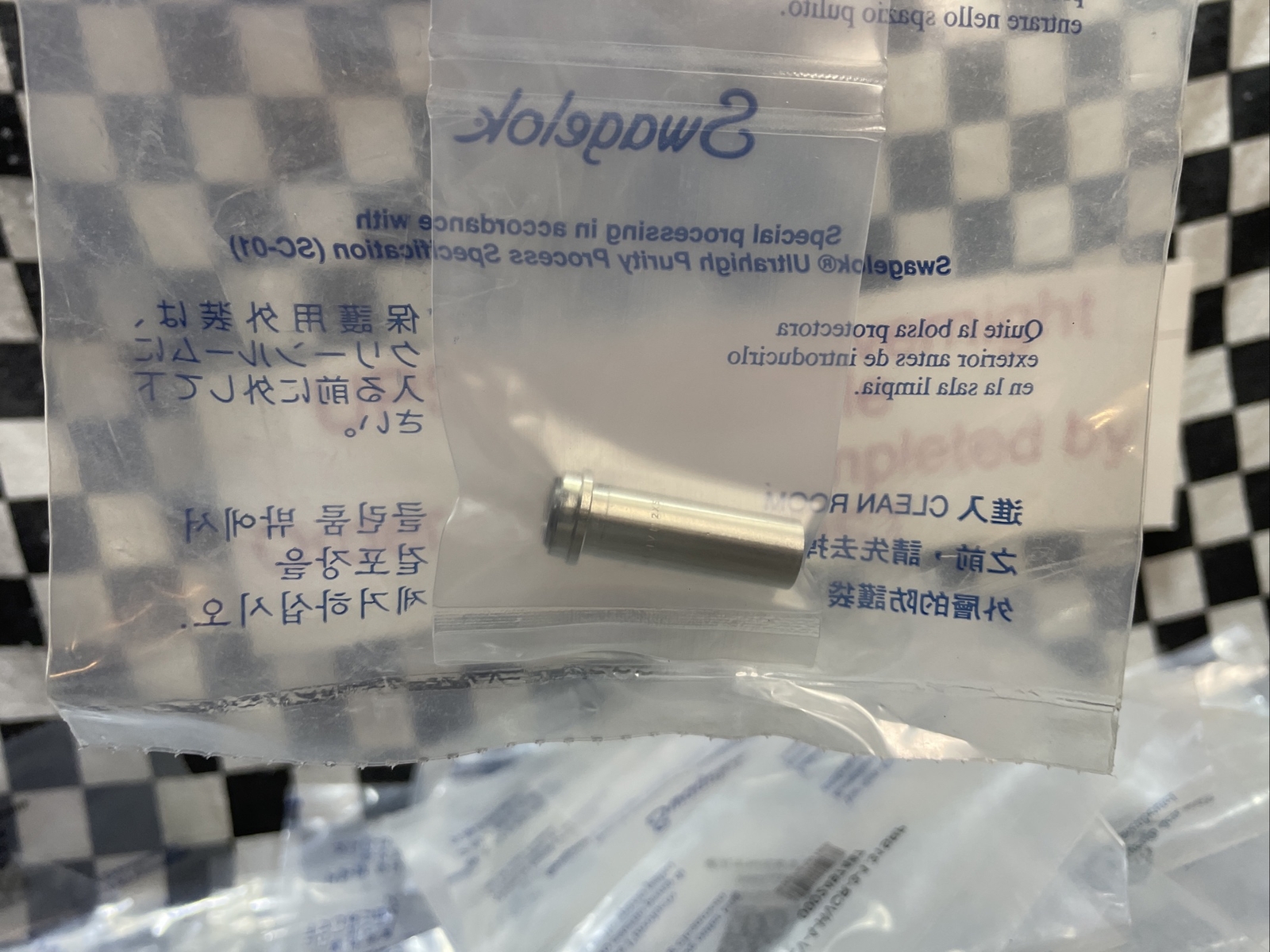 SWAGELOK 6LV-4-HVCR-3-1.31SRP, 6LV4HVCR313SRP, TBW Gland 1/4″ HVCR, LOT OF 66