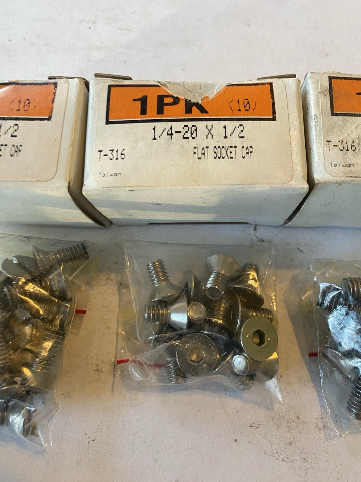Lot Of 30 1/4-20 x 1-1/2″ Hexand Flat Head Bolts Stainless Steel Fully Threaded