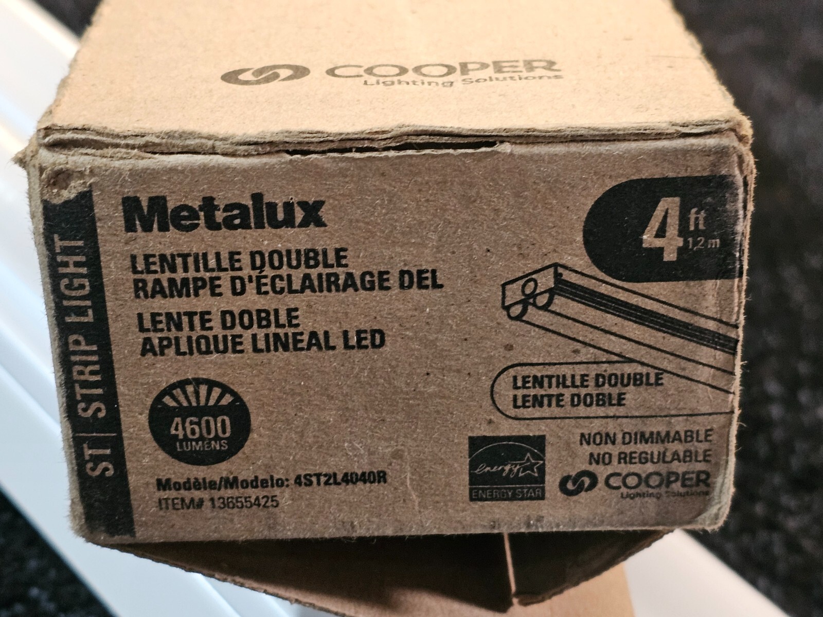 Metalux 4ST2L4040R 4′ Linear LED Striplight, Dual Lens, 4200 Lumen, 4000K 39 W