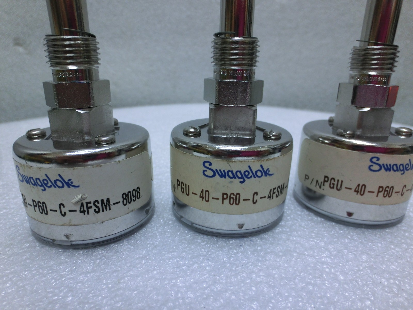 Lot of 3 Swagelok PGU-40-P60-C-4FSM-8098 Pressure Gauge,0-60psi(0-4Bar),US+9811