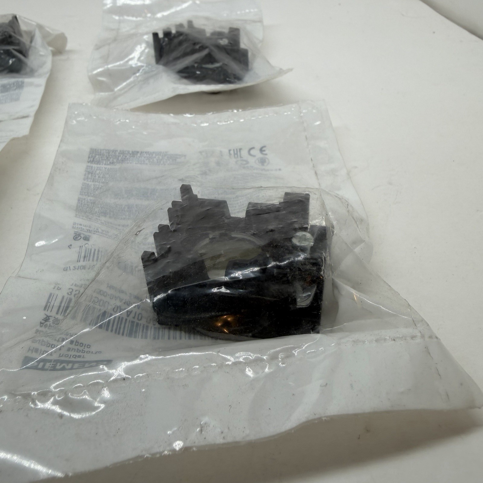 Siemens 3SU1500-0AA10-0AA0 Button Holder LOT OF 5 NEW