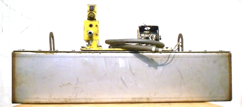 UNKNOWN BRAND SS TANK RESERVOIR APPROX 20 GALLONS, APPROX 40″ X 9 1/4″ X 14 1/4″