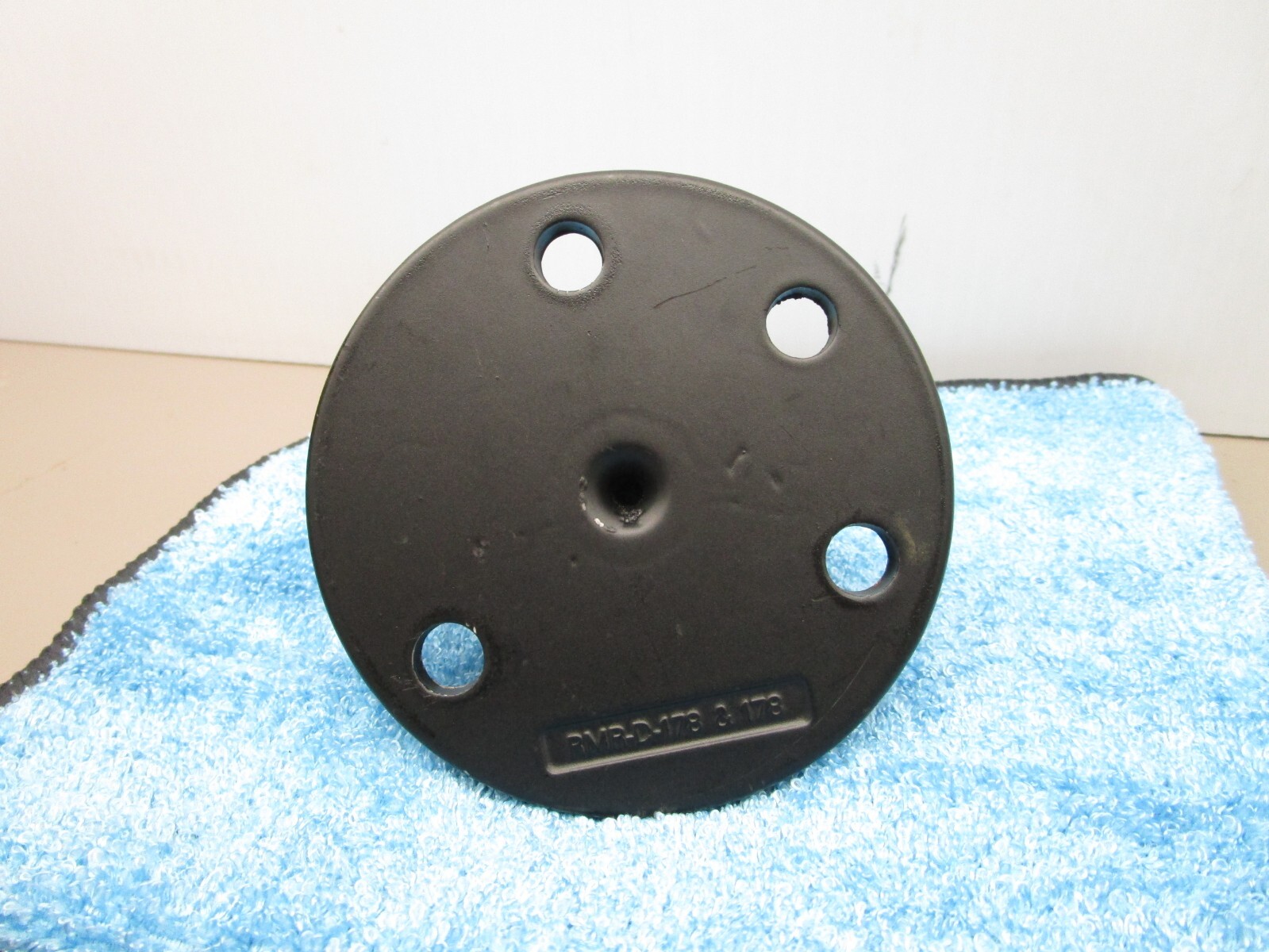 RAM Mount RAM-240U Large Round Plate with Ball C-Size 3.68″ Base 1.5″ Ball