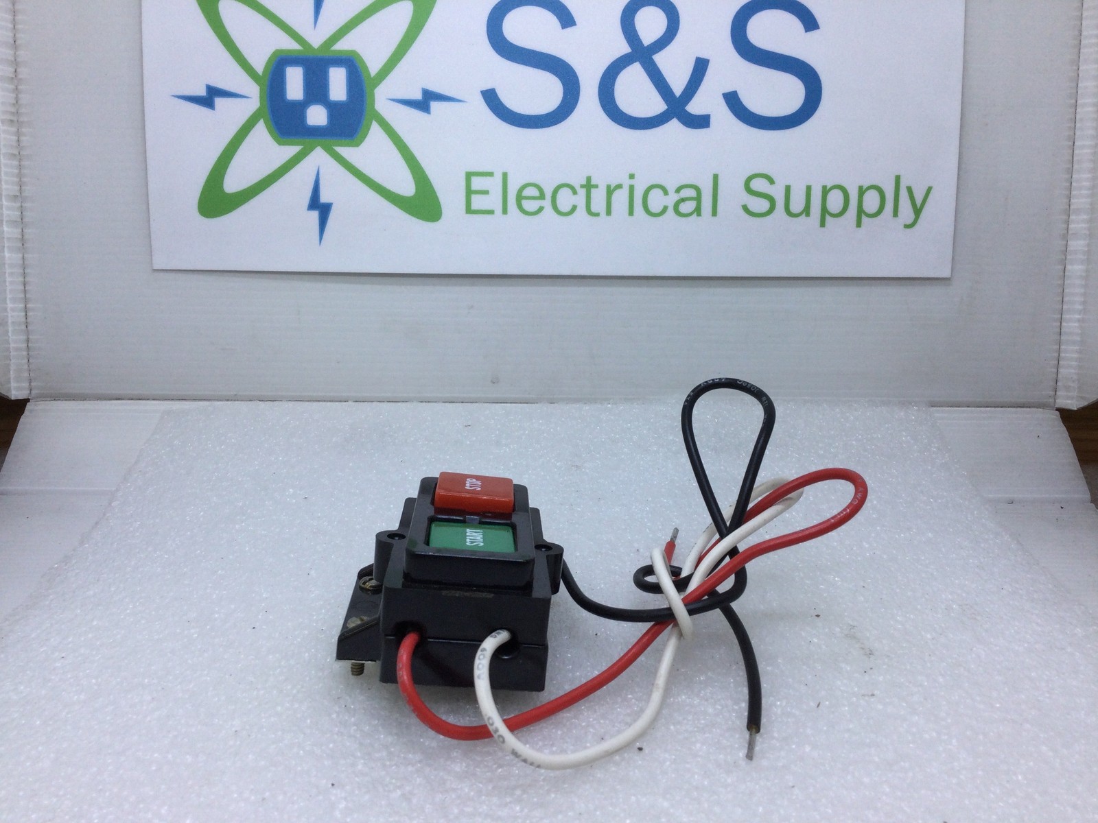 General Electric CR305X320B Push Button Kit Start-Stop Type-1 NEMA Size 3 & 4