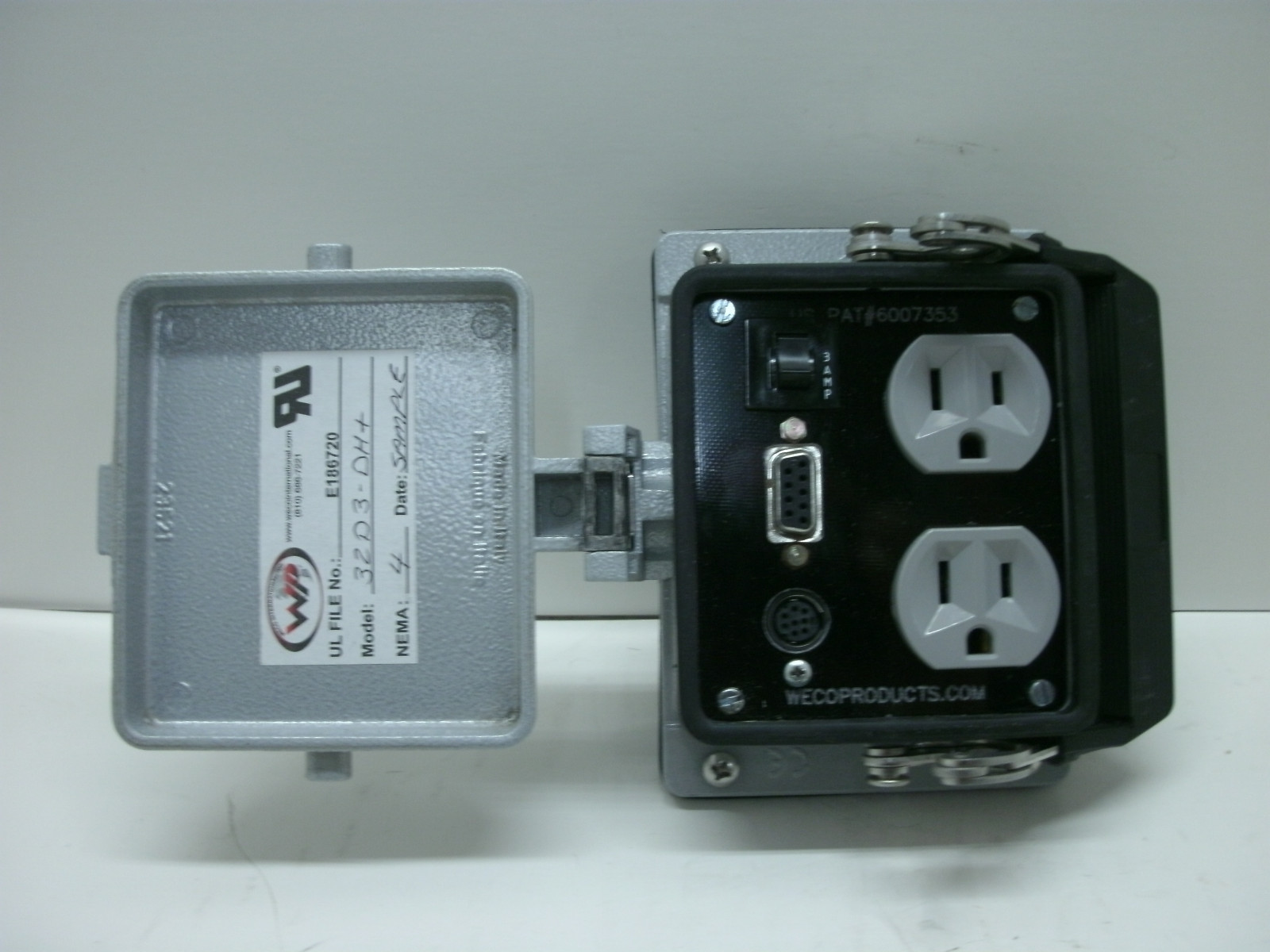 WECO PRODUCT 32D3-DH+ OUTDOOR DUAL RECEPTACLE + THE RIGHT CONNECTION 115 VAC