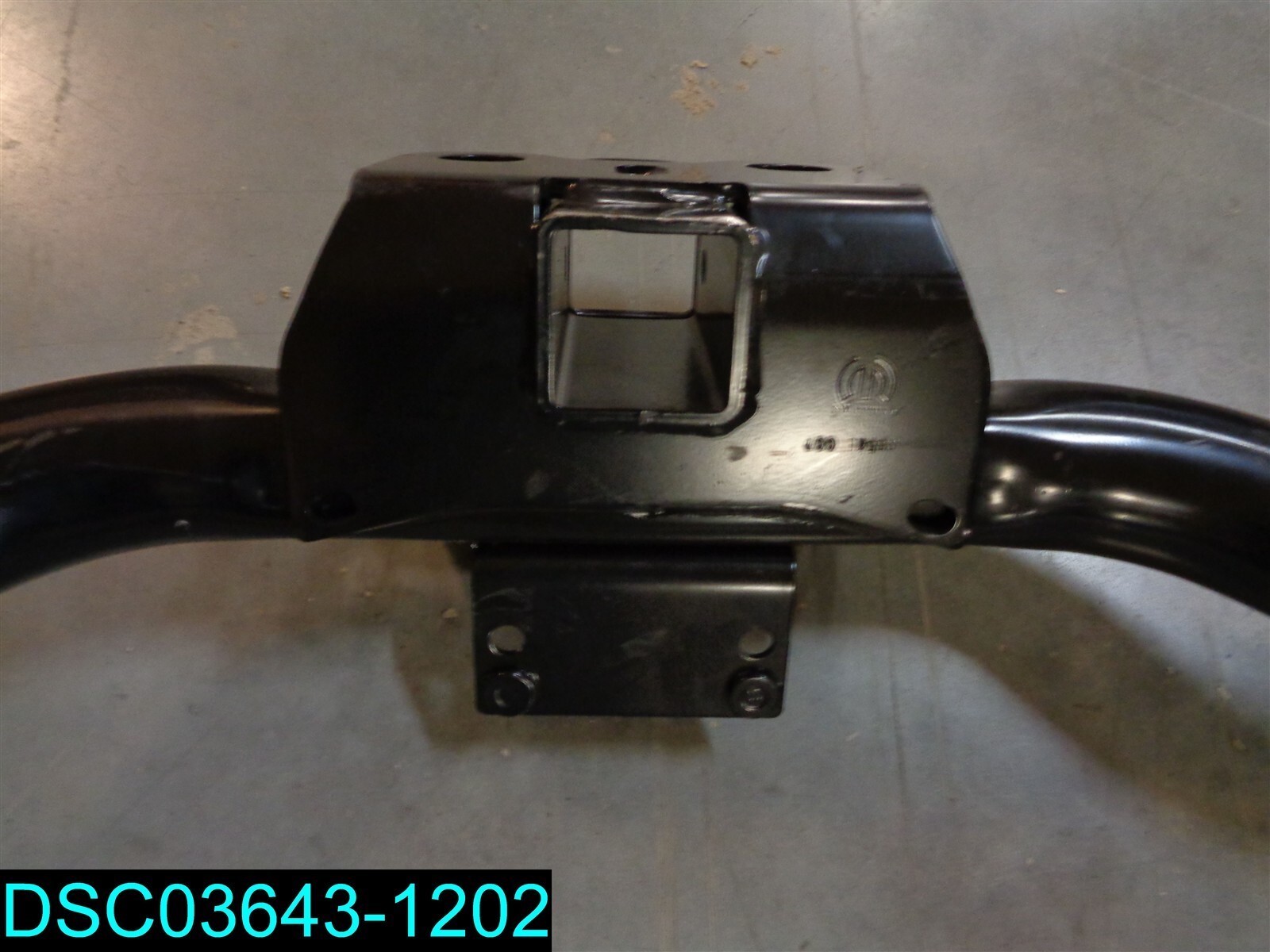 Mopar Hitch Receiver Matte Black Finish 9554e 007 47″L