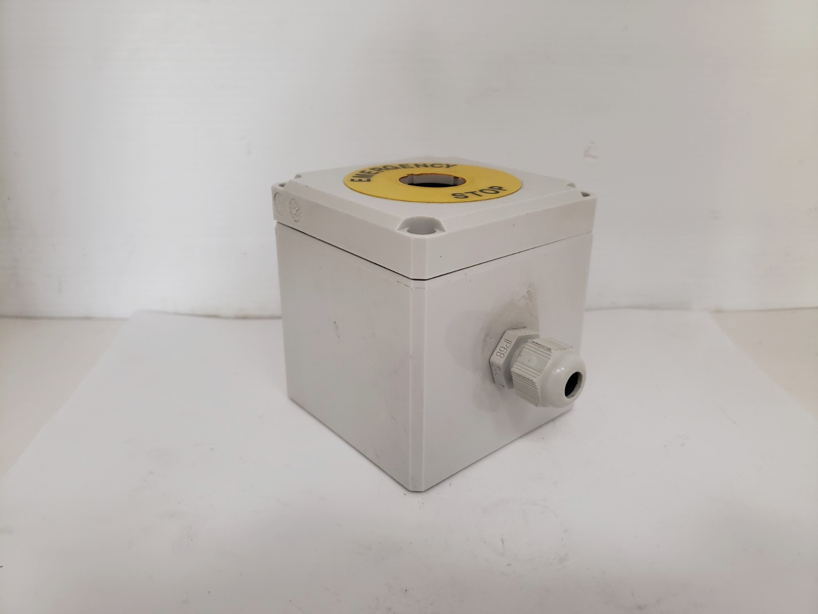 HOFFMAN Q-1PBPCDM ENCLOSURE EMERGENCY STOP 4,4X6,12,13 FOR PUSHBUTTON