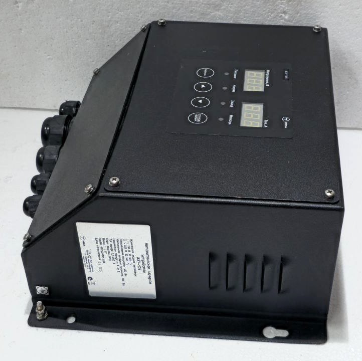 MCA UNICOUNT AUTOMATIC CHARGER A3Y 105 20A 220V 50-60HZ 20.0AMP 1051220131-038