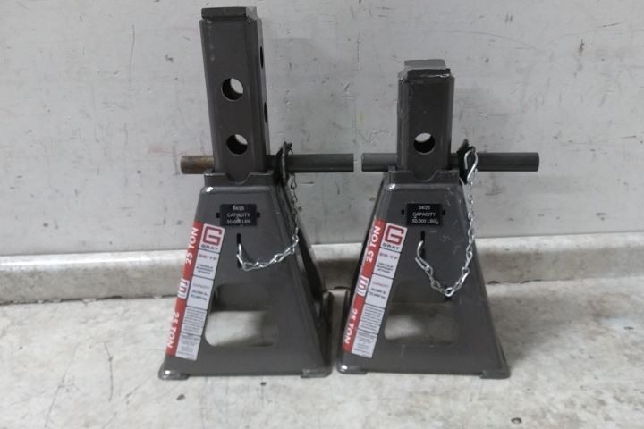 Gray 25TF Stands 2 Pk 25 Ton Load Cap 20 In Max Extended Height Jack Stand