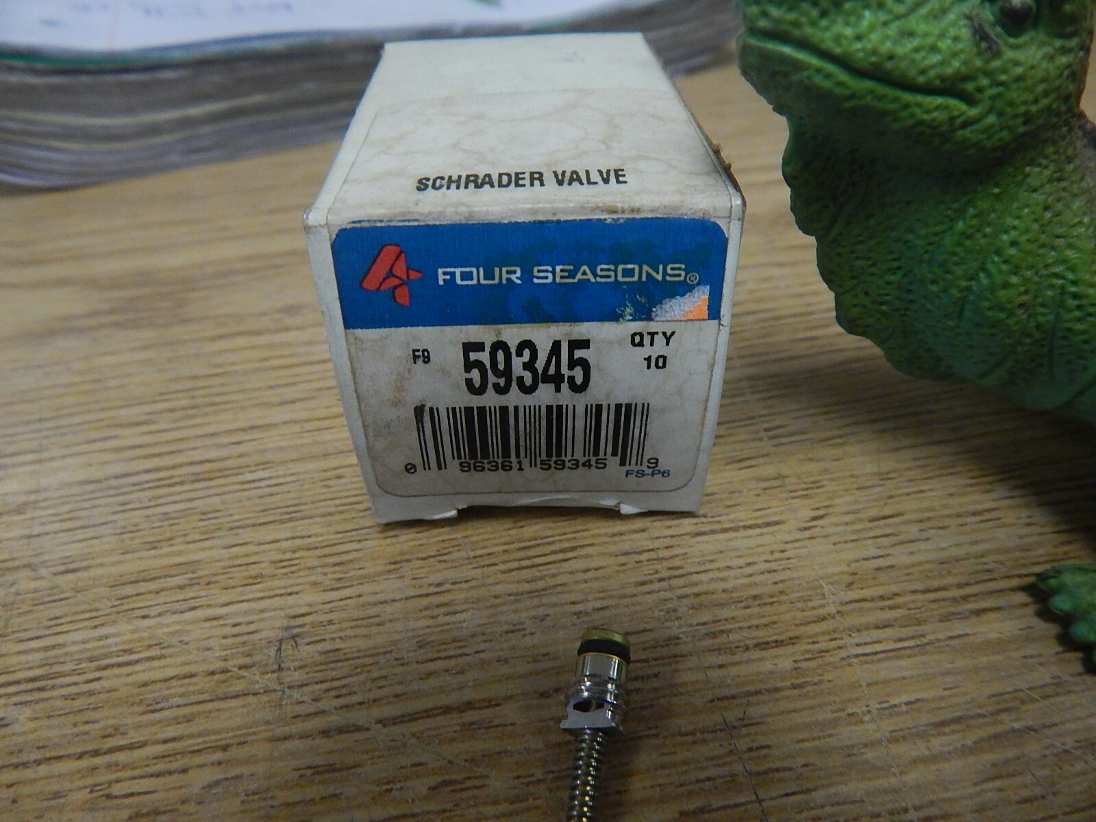 NEW Four Seasons 59345 Schrader Valve Cores, Lot of 8 *FREE SHIPPING*
