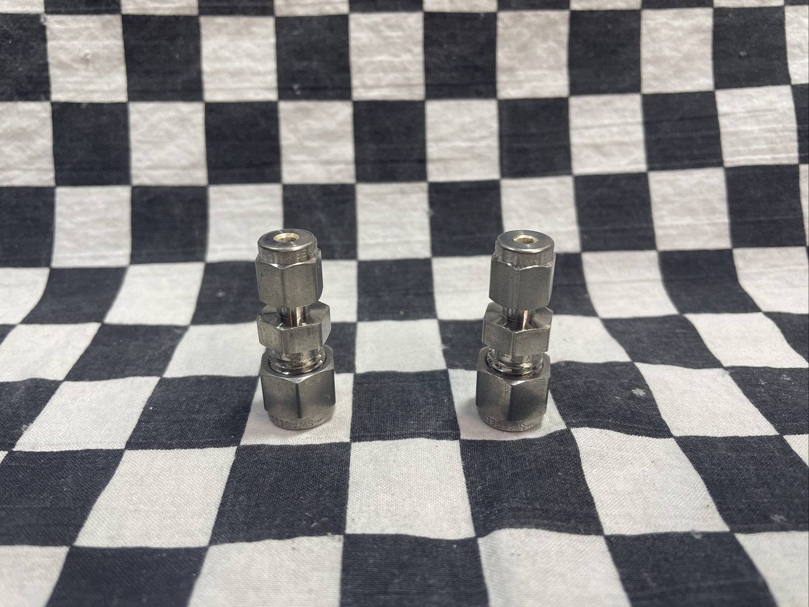 SWAGELOK Reducing Union 1/4″ X 1/8″, SS-400-6-2, LOT OF 2, SHIPSAMEDAY#N25E