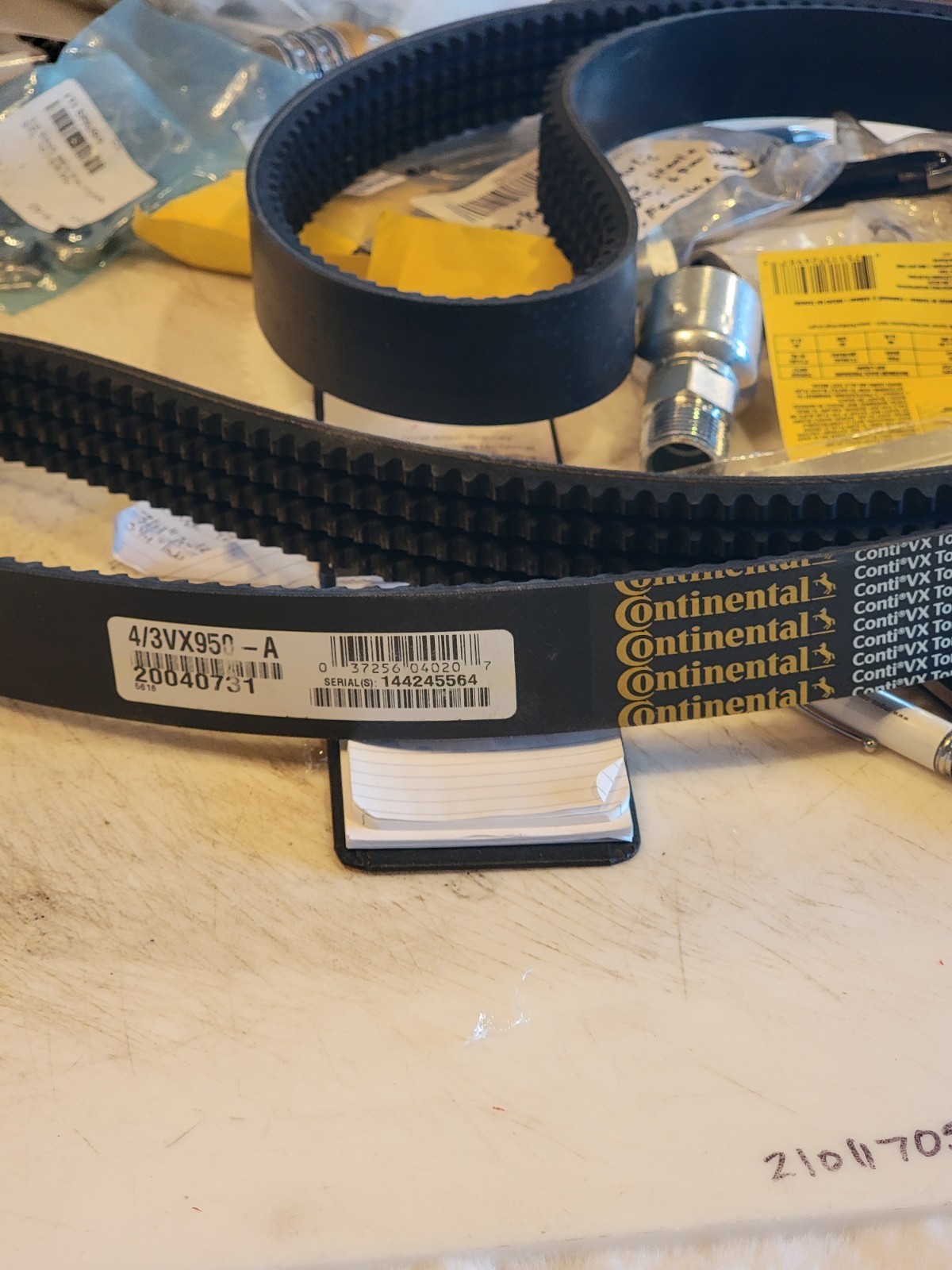 Continental 4/3Vx950 4/3Vx950 Banded Cogged V-Belt, 95″ Outside Length,