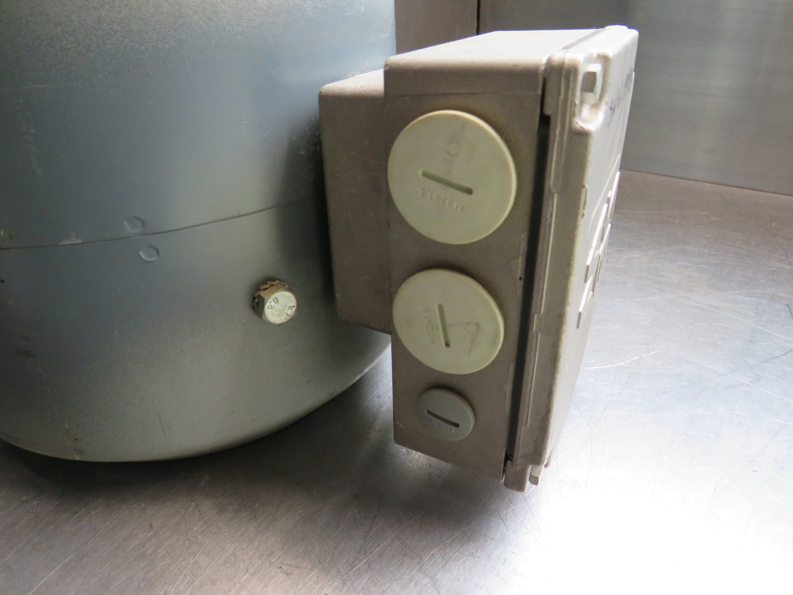 SEW-EURODRIVE A2E250-AD05-05 Motor Fan