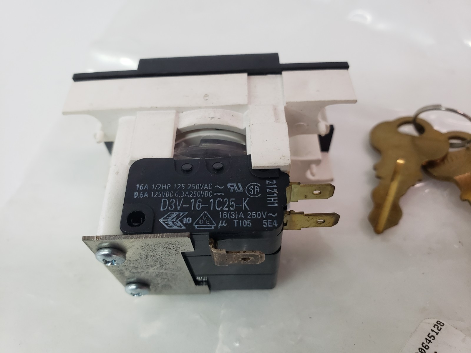 UNUSED – TKE ThyssenKrupp Key Switch 9739816 Door Hold 171AR33