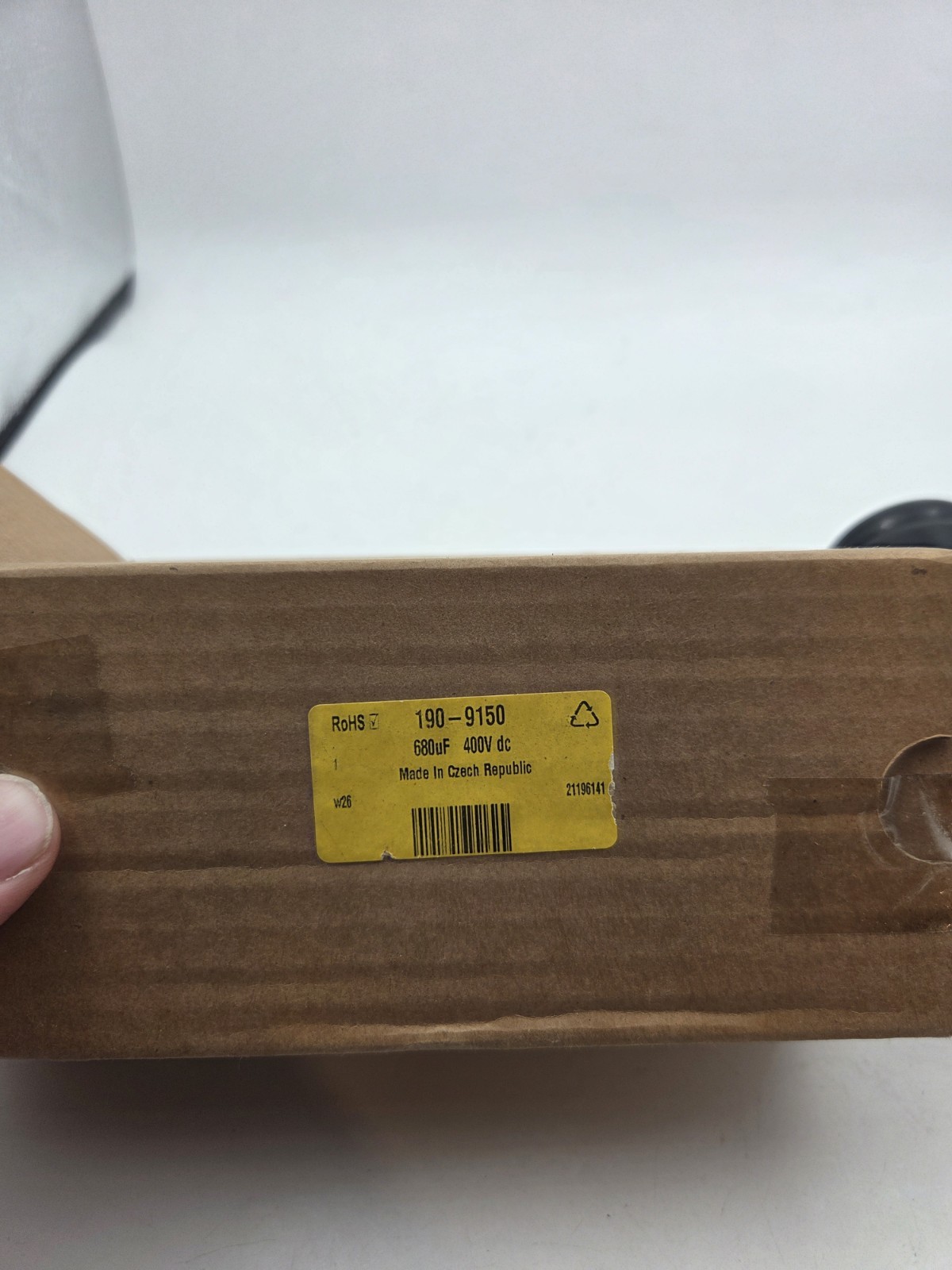 Epcos B43570-F0687-Q Capacitor B43570F0687Q 400V