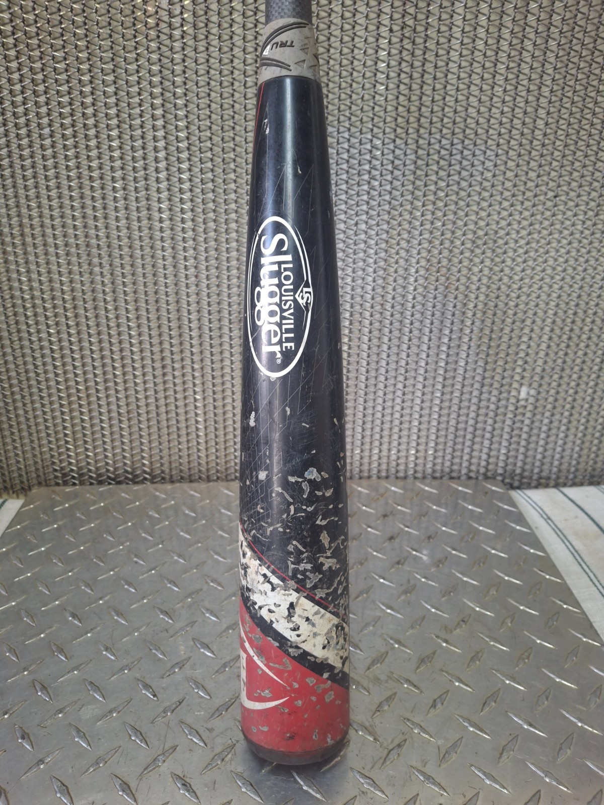 Louisville Slugger Bat Model BBP9153. Length 32, Weight 29oz, BD 2 5/8 As Is
