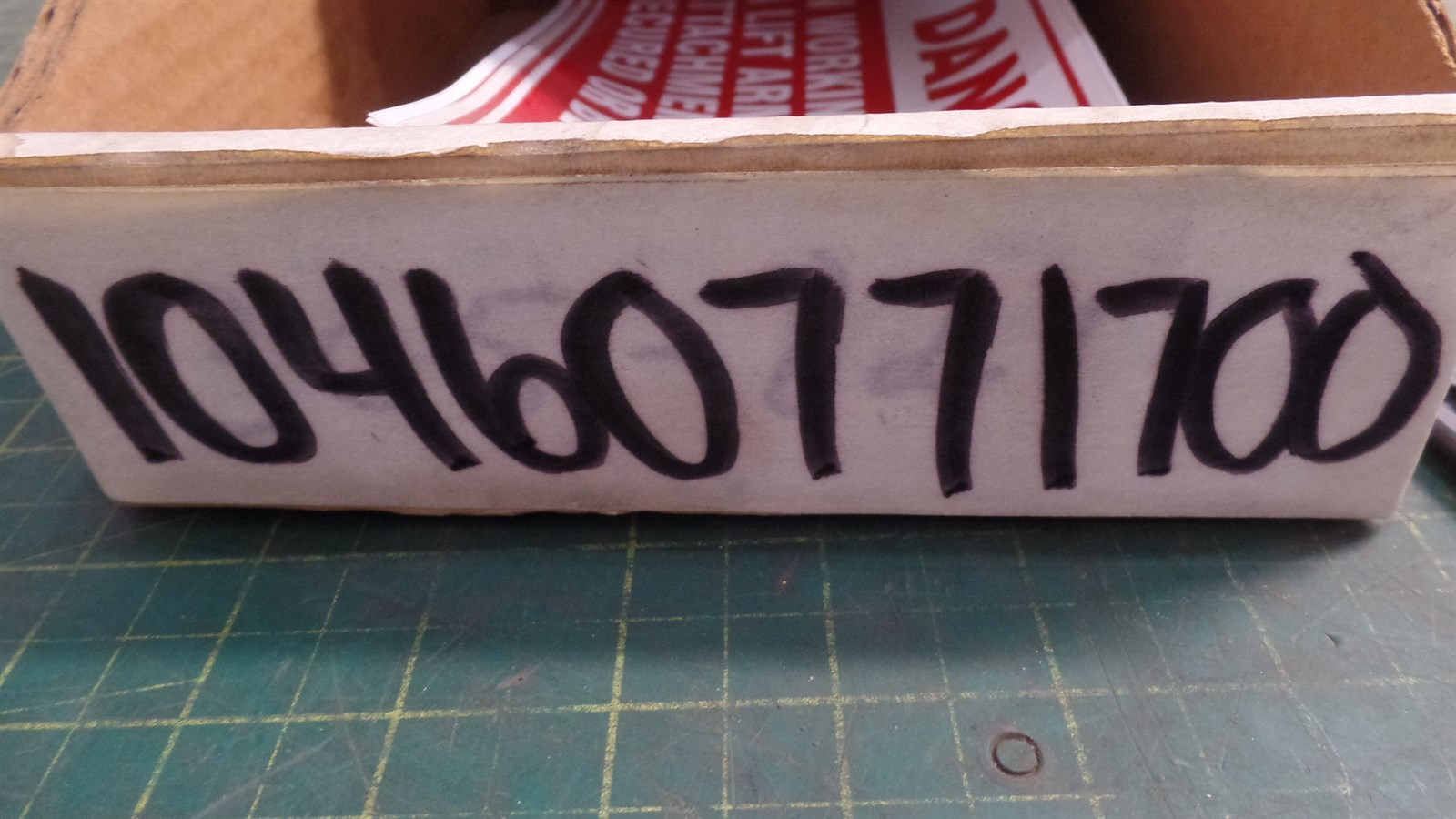 GENUINE TROJAN O&K 10460771700 SUSPENDED LOADS DECAL 4607717, TEREX 10-460771700