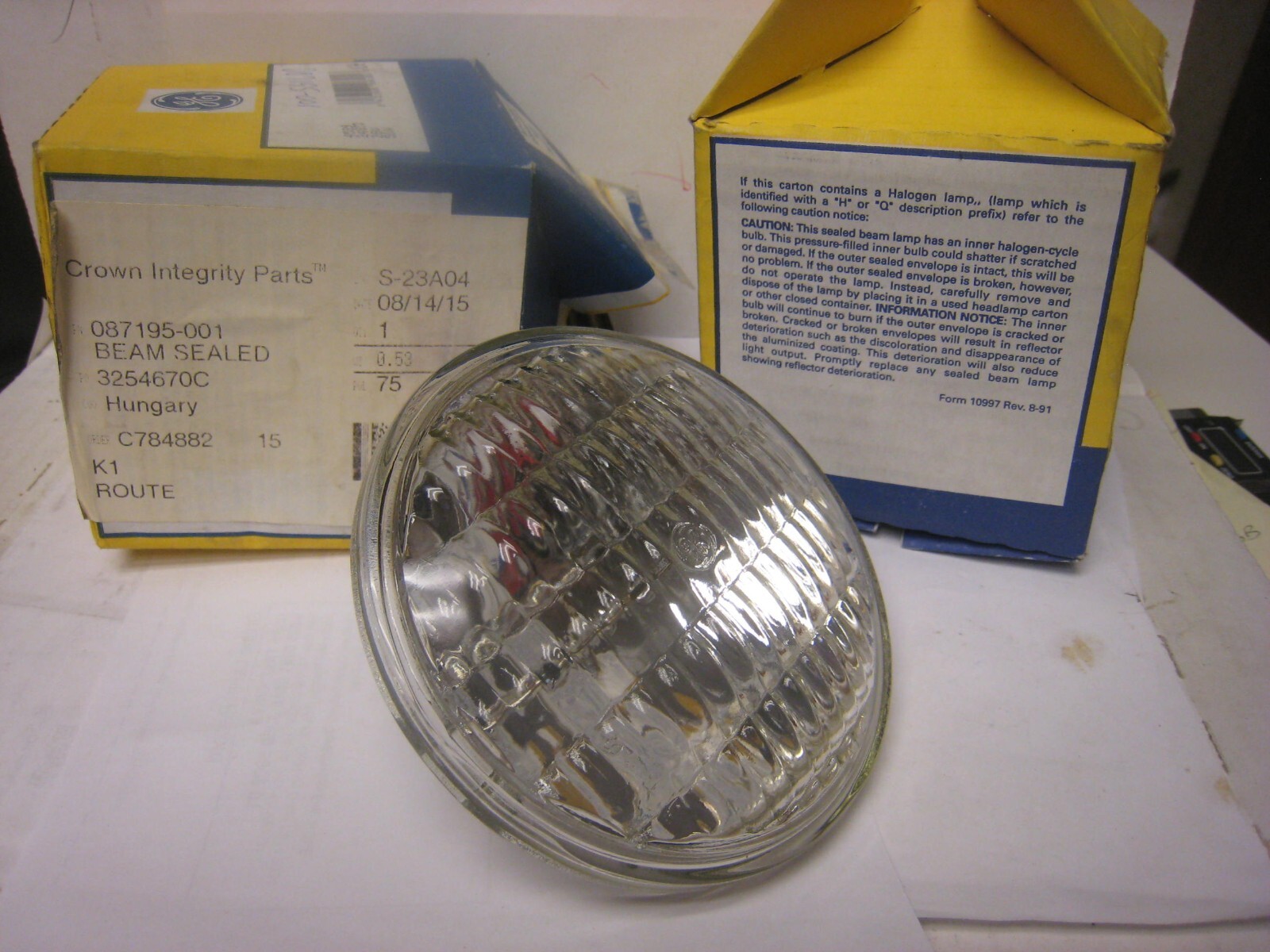 2 yes 2 GE 4589, GE 4589 Sealed Beam Light NOS