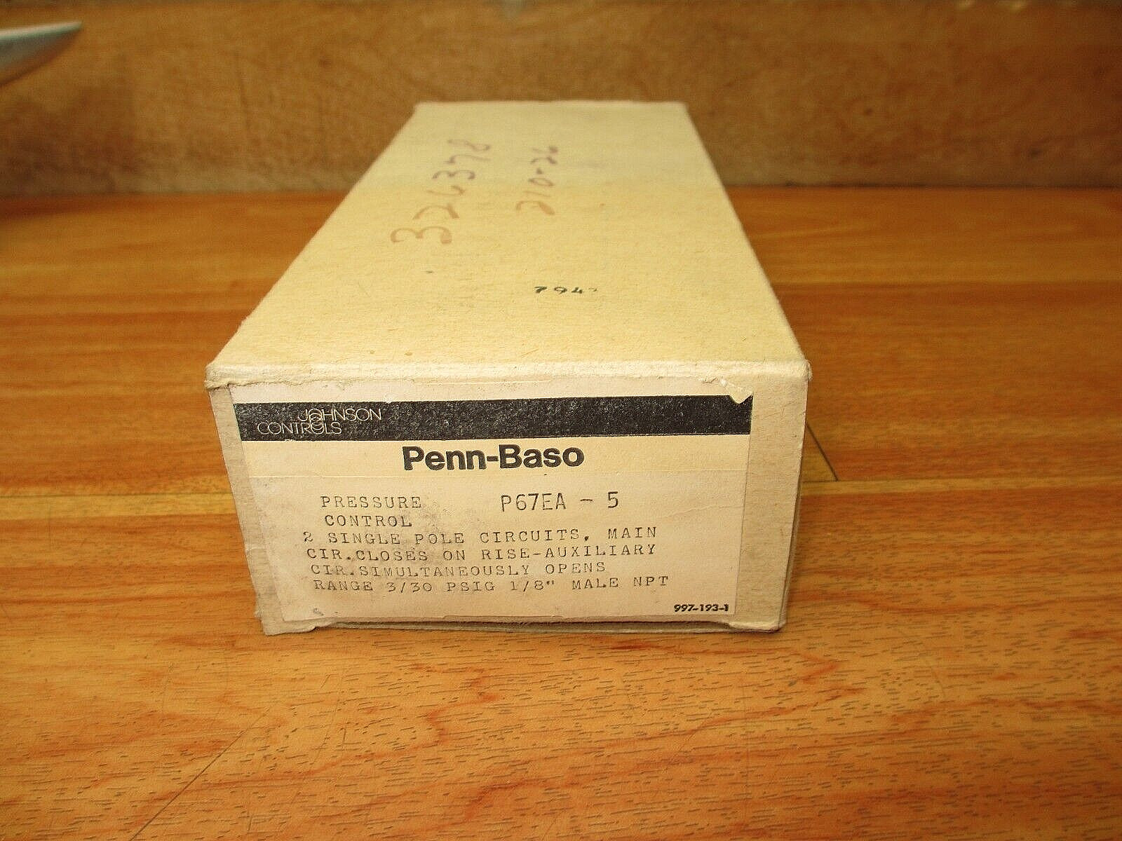 Johnson Controls P67EA-5 *NEW* Penn-Baso Pressure Control