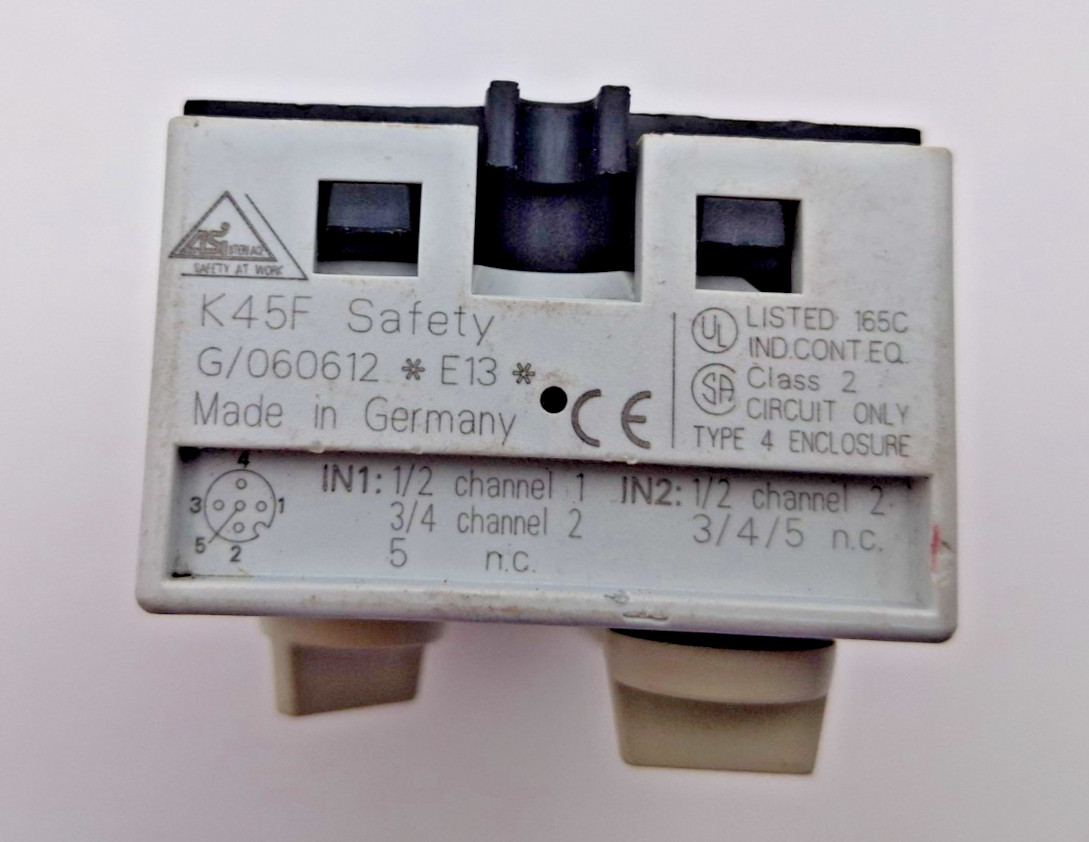 Siemens 3RK1205-0BQ00-0AA3 SAFETY CONTROL MODULE