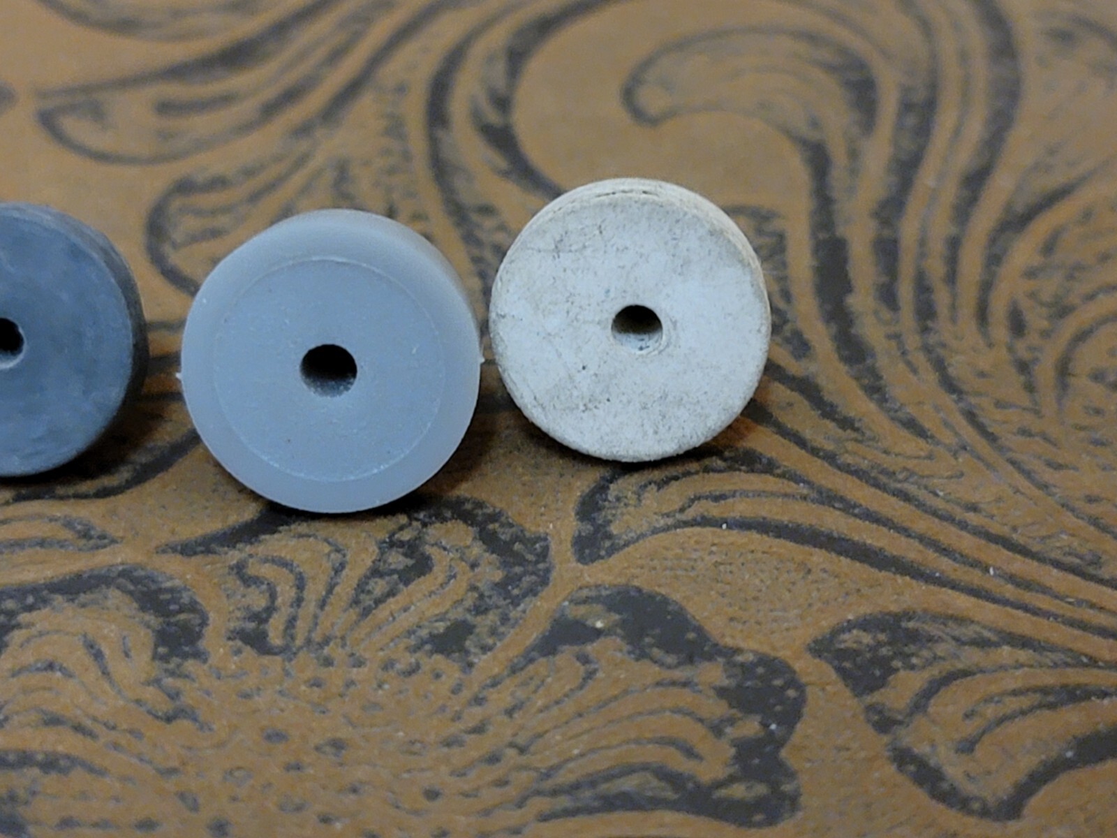 Approximately 215ct Door Stop Silencers Bumpers – Various Brands & Colors 1/2″ ങ