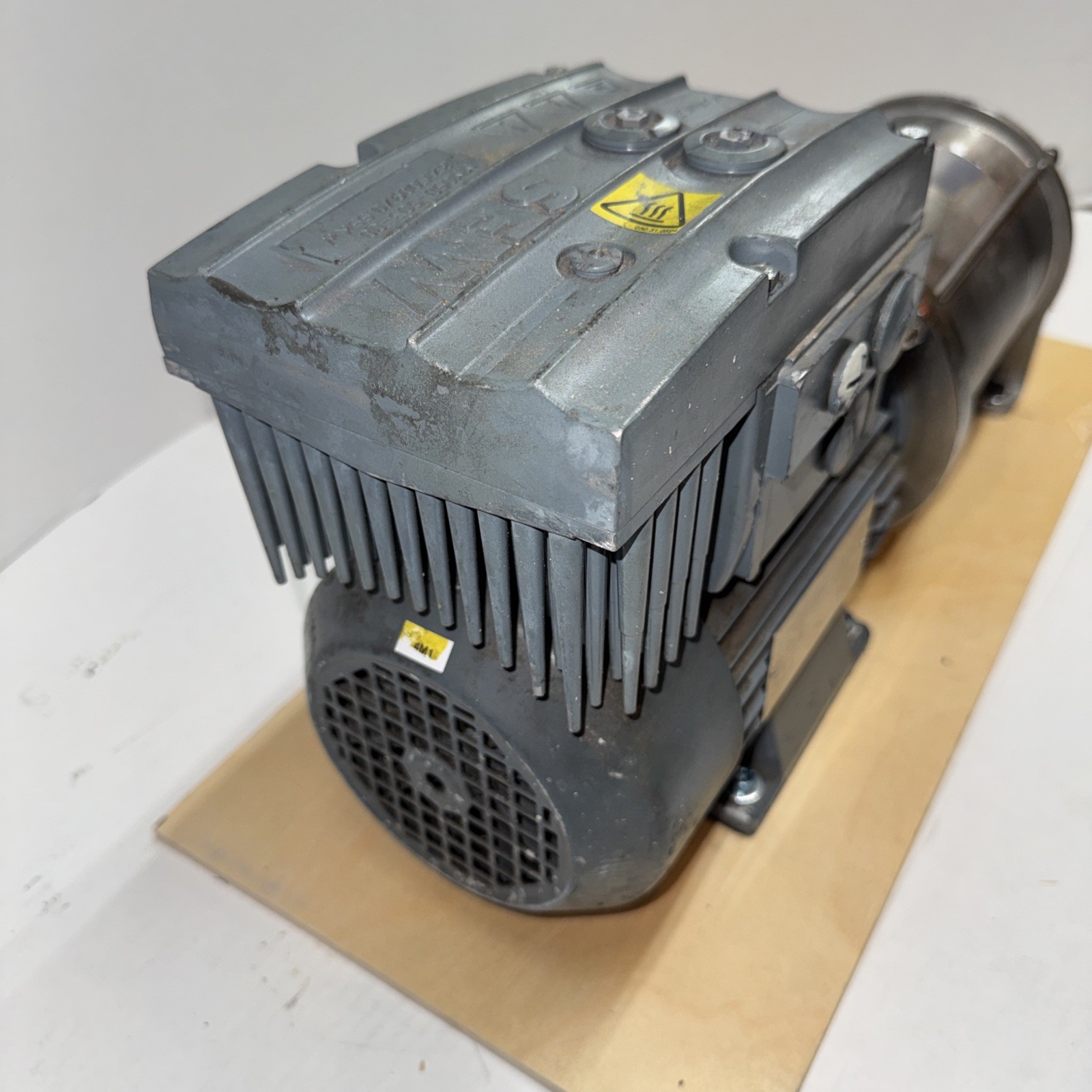 SEW DT80K-F4/MM05/BW1 F5.148.1055/01 Motor Pump 3ph 0.55kw 280-1400RPM 380-500V