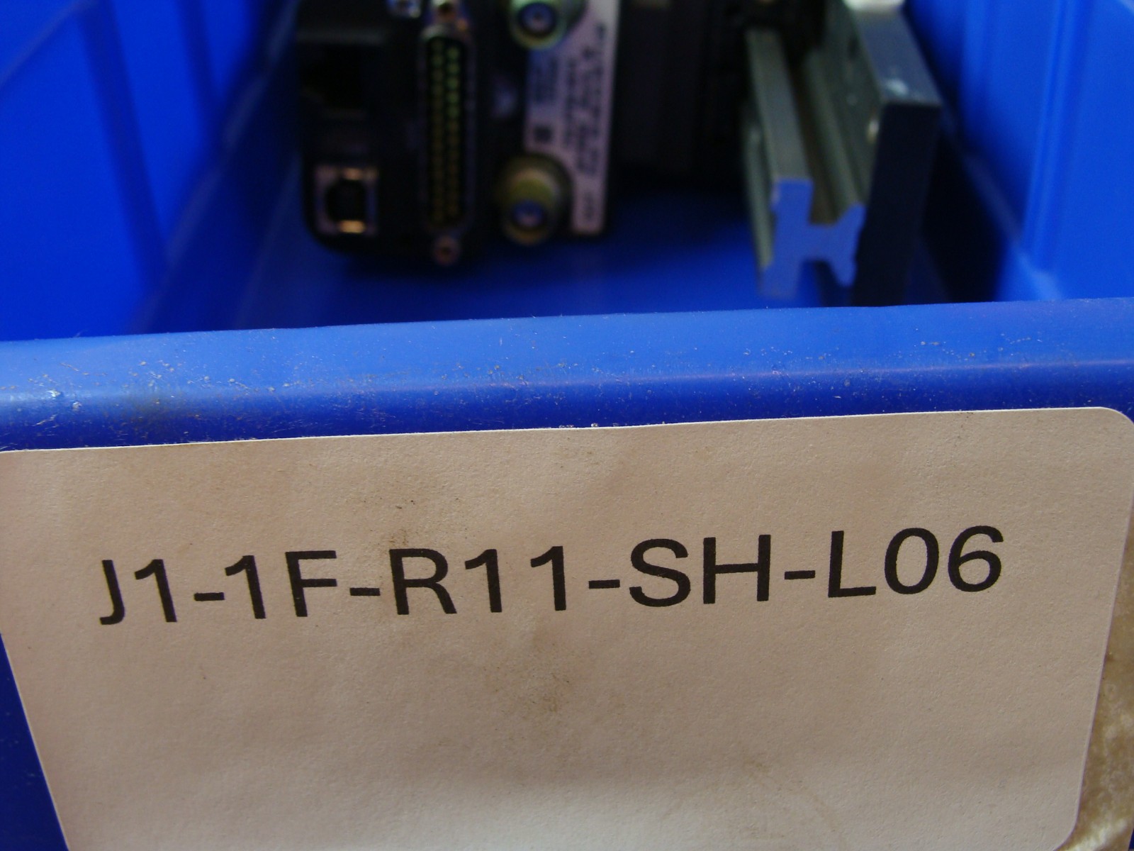 MICROSCAN EZ BARCODE SCANNER FIS-6700-0014 W/IGUS DRYLIN T LINEAR GUIDE BLOCK
