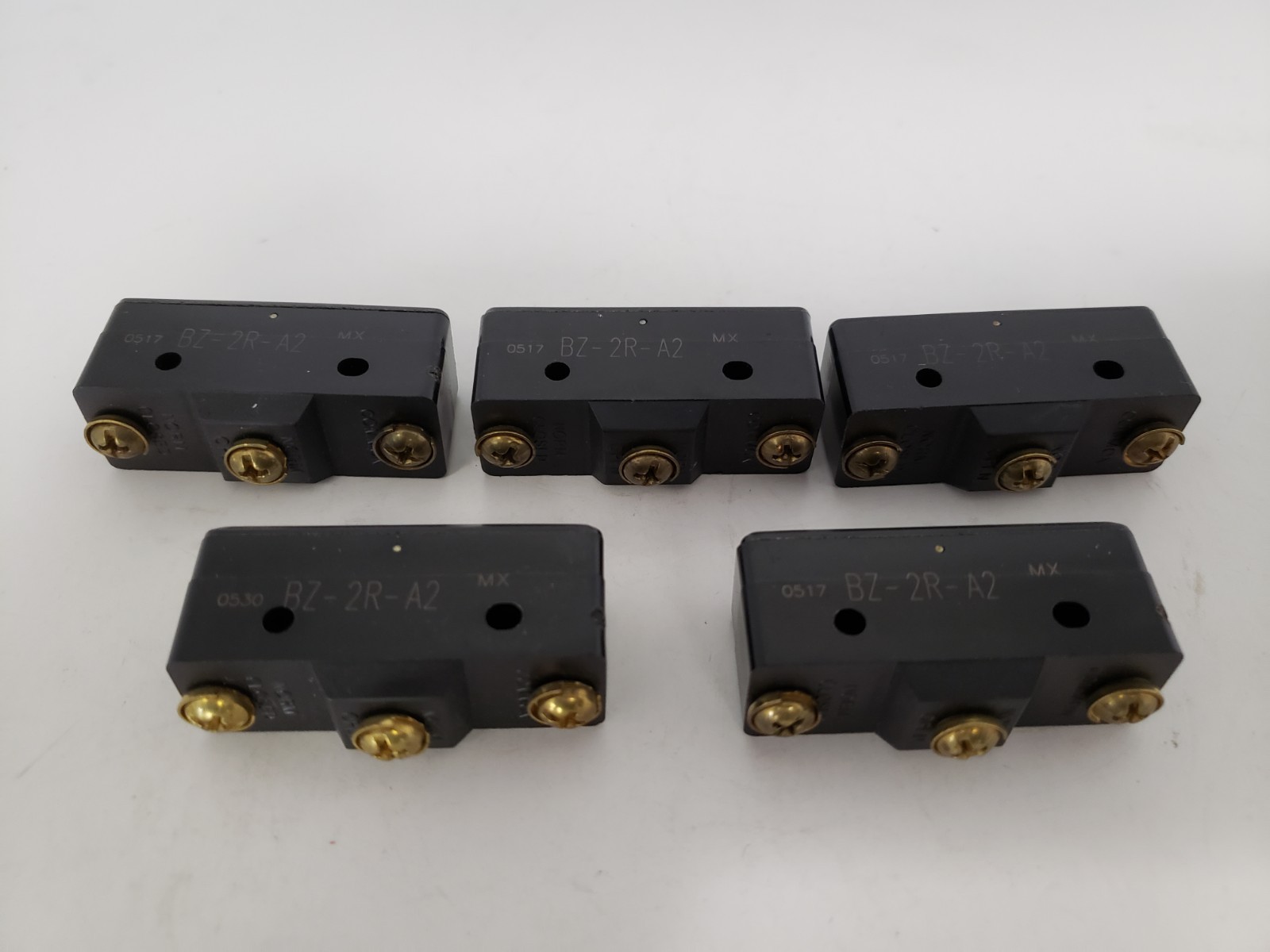 MICRO SWITCH BZ-2R-A2 LIMIT SWITCH PLUNGER SPDT 15A (LOT OF 5)