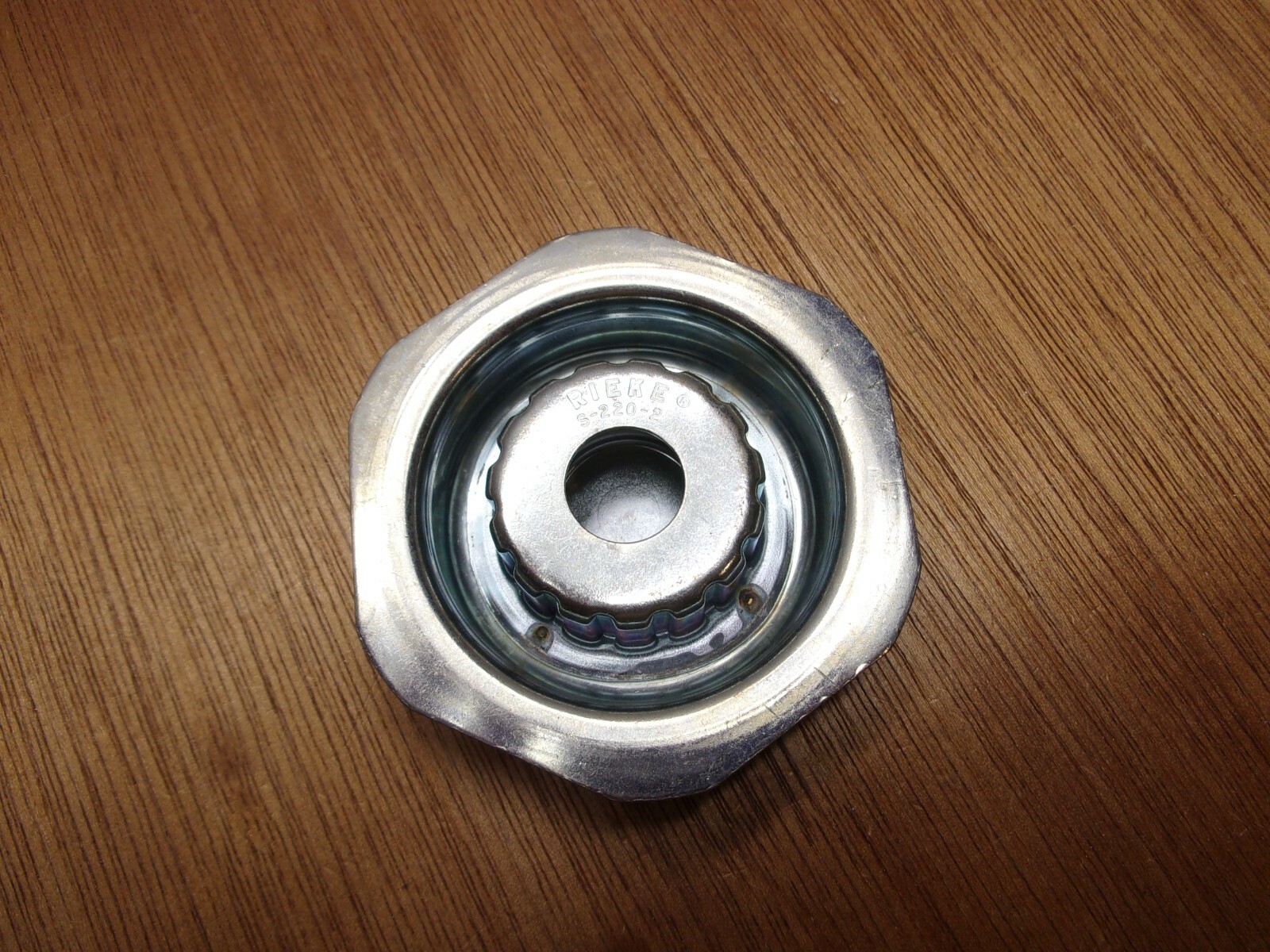 Rieke S-220-2 Pressure Relieving 2″ NPT Bung Plug Drum Barrel 13-15 PSI