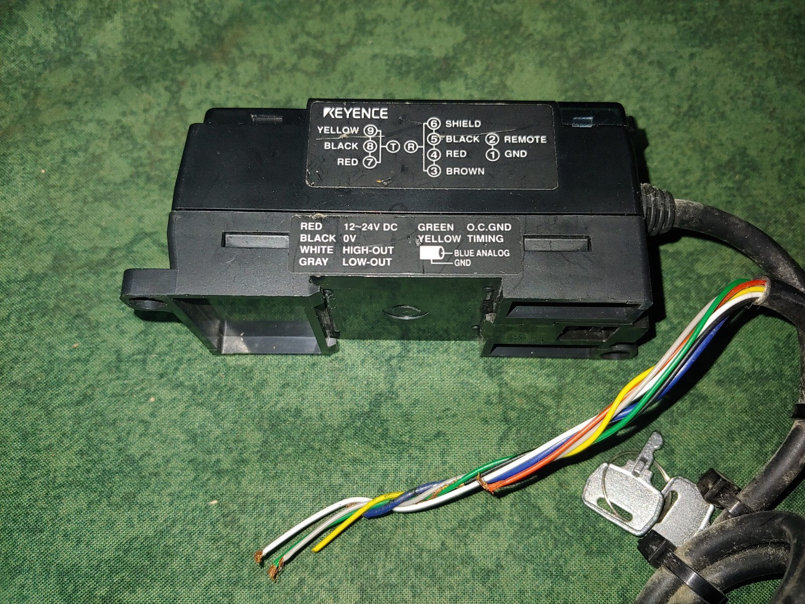 KEYENCE – LX2-70 Laser Thru Beam Sensor Module with Key (17219-Tub-Y3)