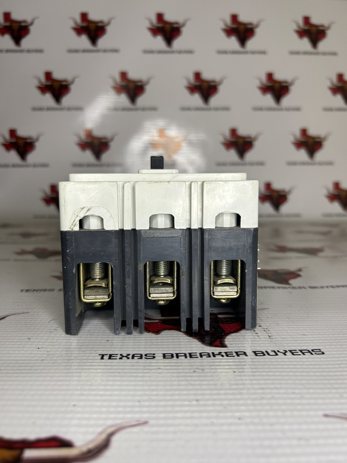 Eaton Cutler-Hammer HFD3015L Circuit Breaker 15 Amps 3 Poles