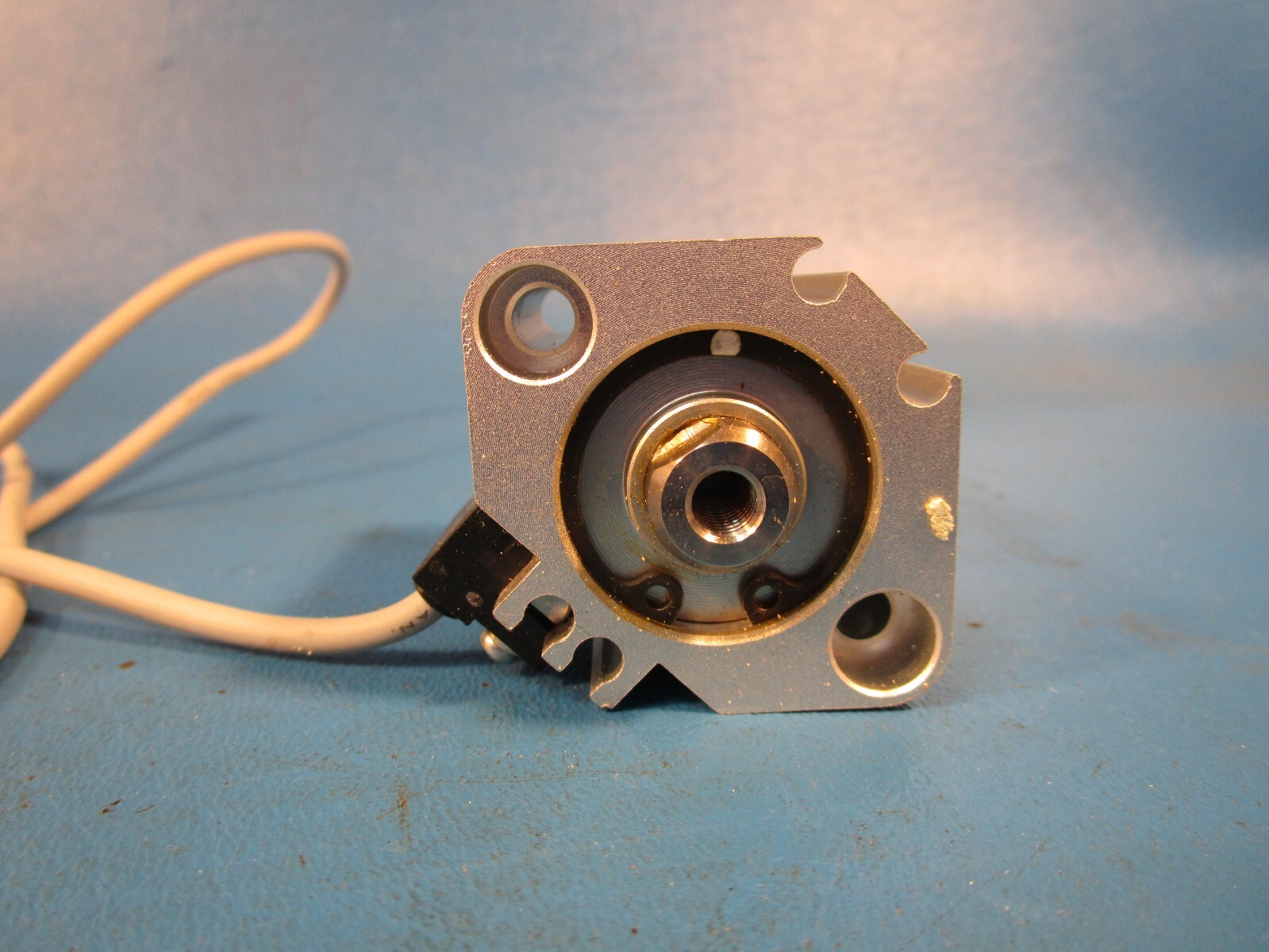SMC CDQ2B25-15DZ-A 73LS cylinder, CQ2-Z 145 PSI COMPACT CYLINDER