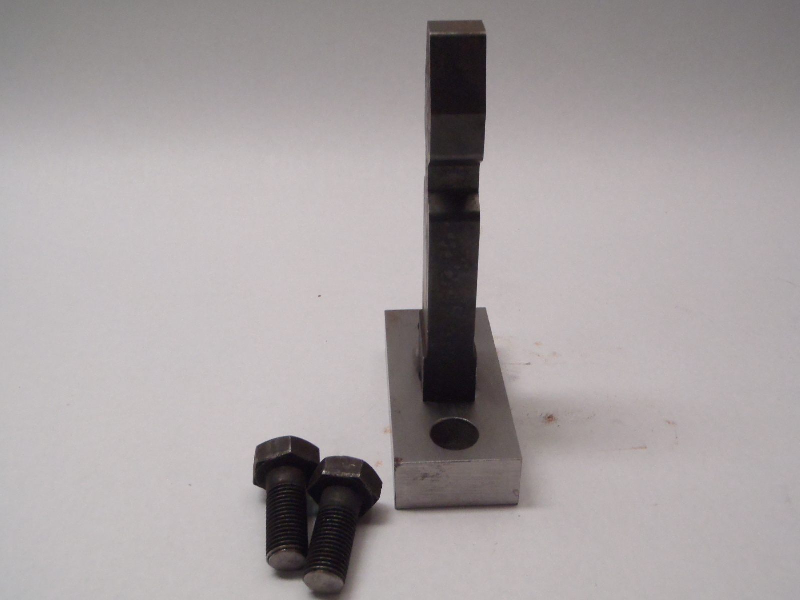 WEIR 29373438331000 UPPER STOP BRACKET W/SET SCREWS 6-7/8″ H