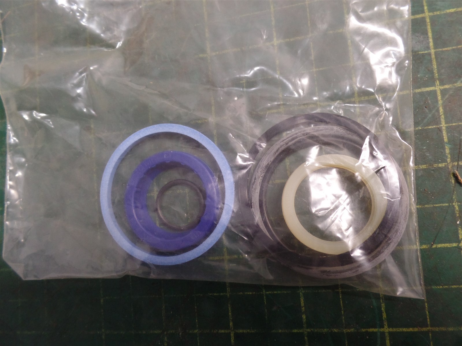 GENUINE CONDOR SBW01042 SEAL KIT FOR HYDRAULIC CYLINDER, NOS