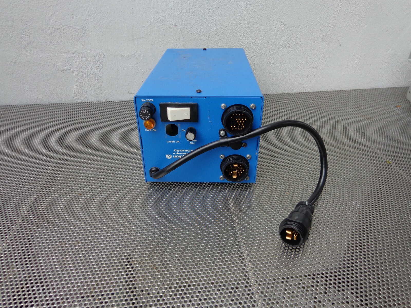 Becton Dickinson FAC Scan Laser Power Supply Cyonics 2101-15SLB JDS Uniphase