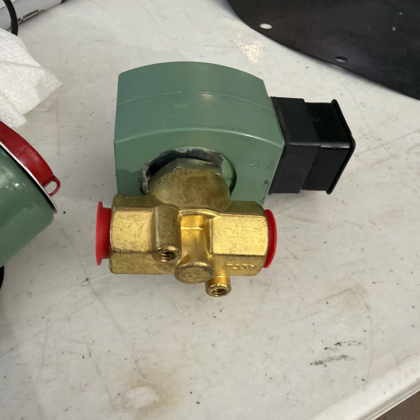 New ASCO VALVE Lot (1)3/8 And (2) 1/4 Propane 120vac