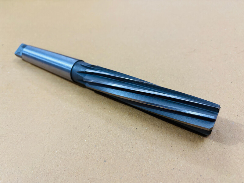 HSS Machine Reamer Dia 25 MM With Taper Shank MT 3 – Cut Edge 115MM – OAL 242 MM