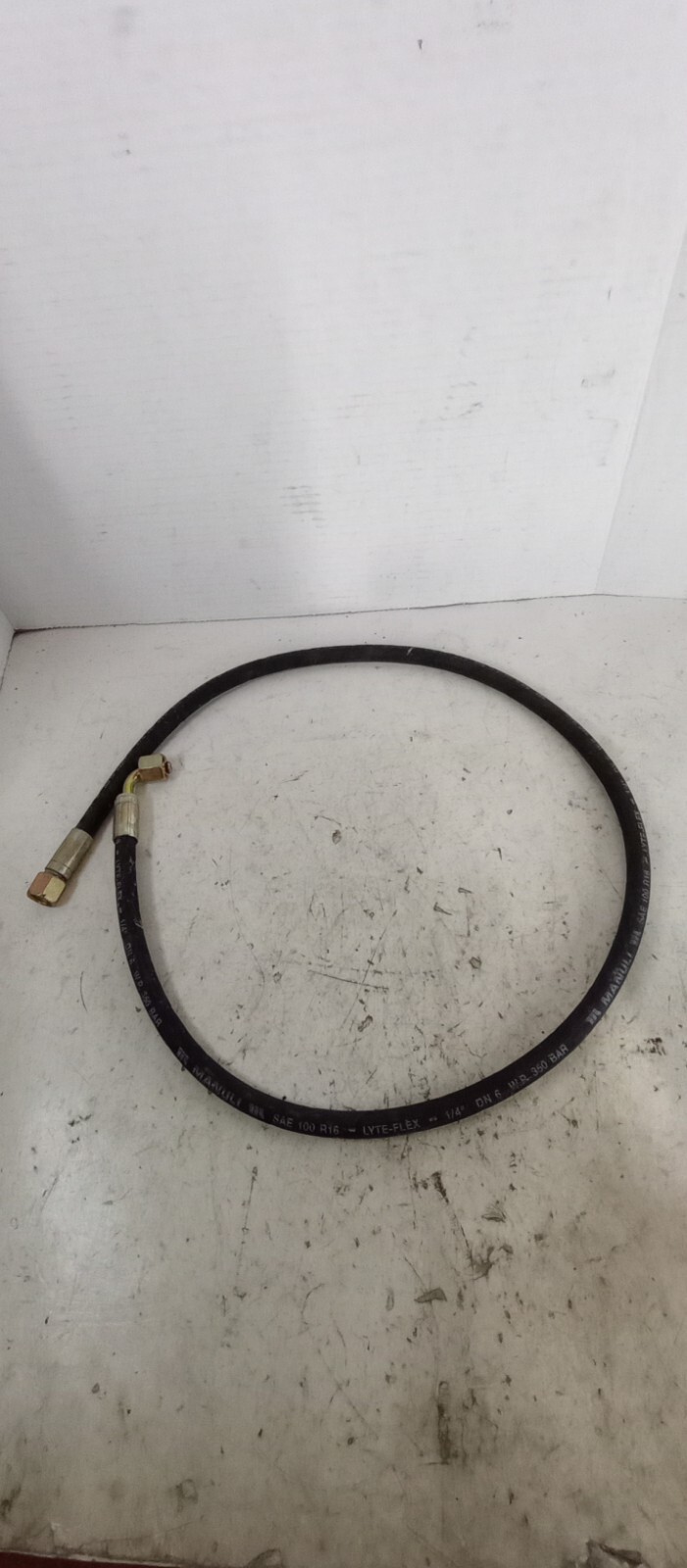Manuli SAE 100 R16 LYTE-Flex 1/4 45″ Long DN6 WR 350 BAR