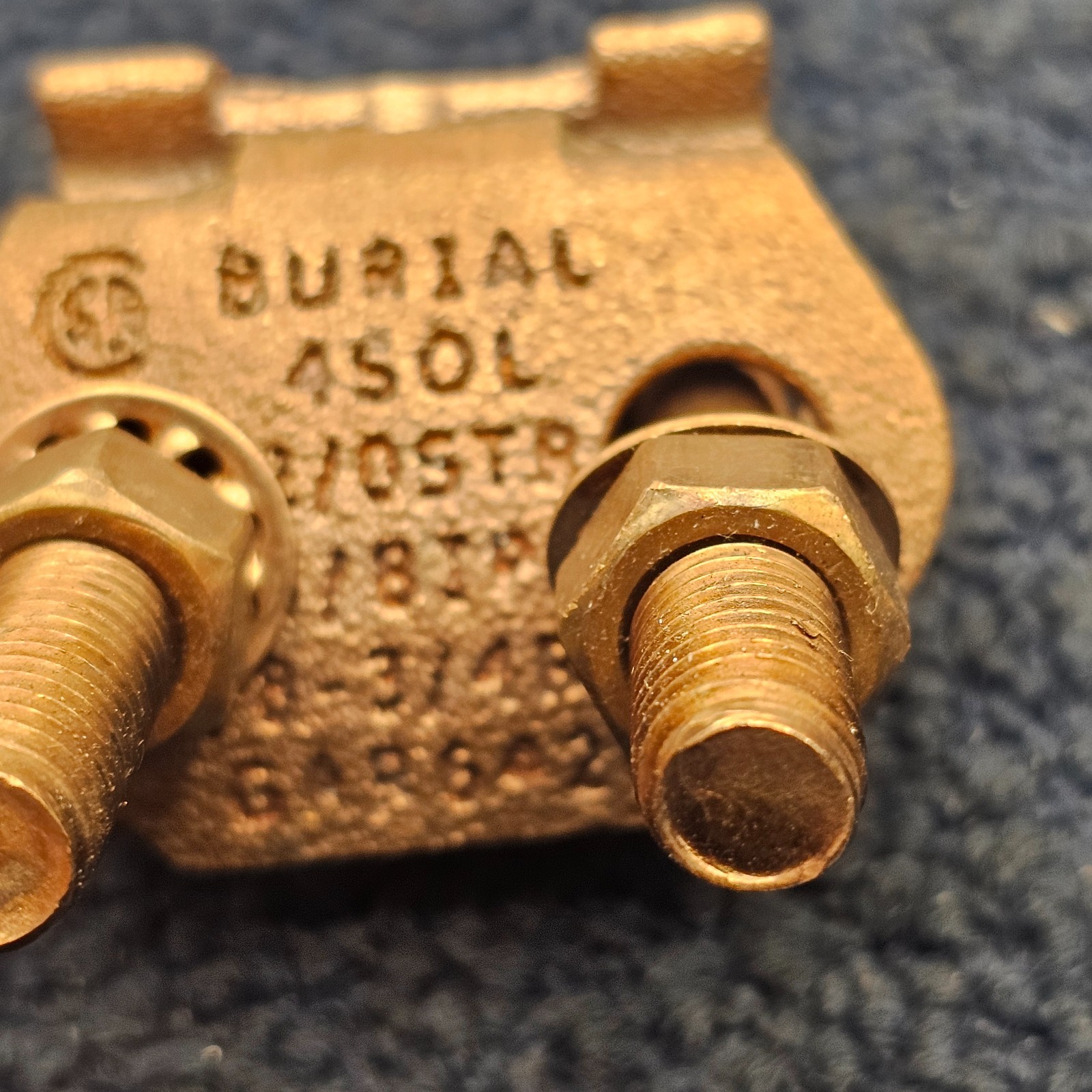 Burial Grounding Connector, Copper Alloy 4 SOL-2/0 STR 1/2 ROD 1/4 IPS