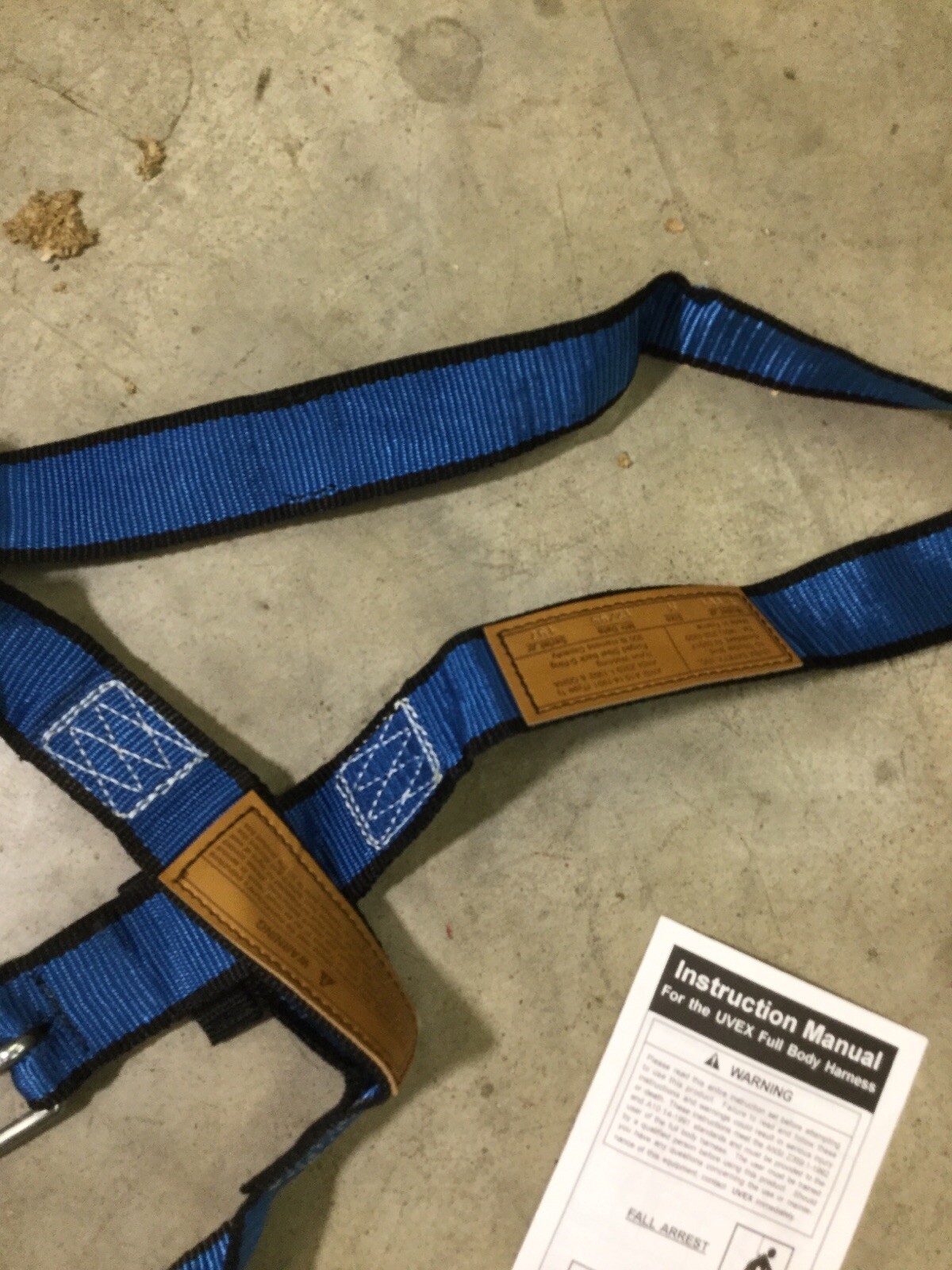 Uvex T601DM Full Body Harness, Medium, Tongue Buckle Leg Straps, Blue