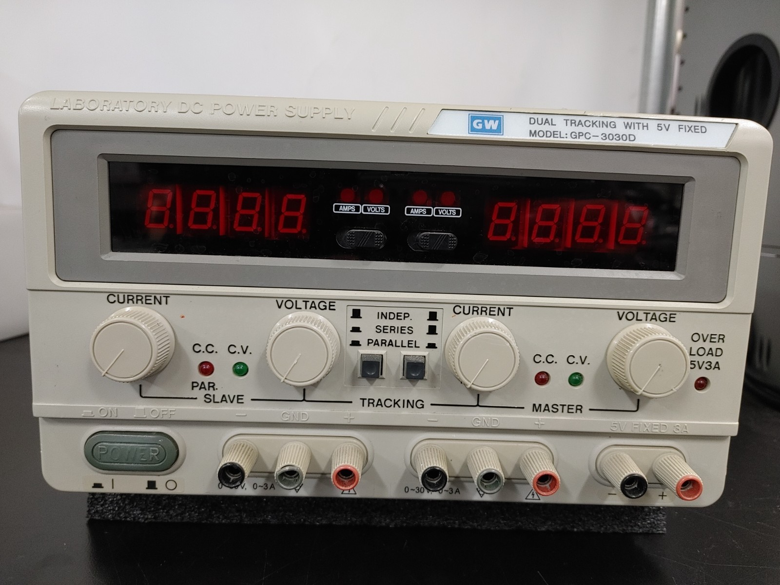 GW INSTEK GPC-3030D Dual Tracking with 5V Fixed Laboratory DC Power Supply