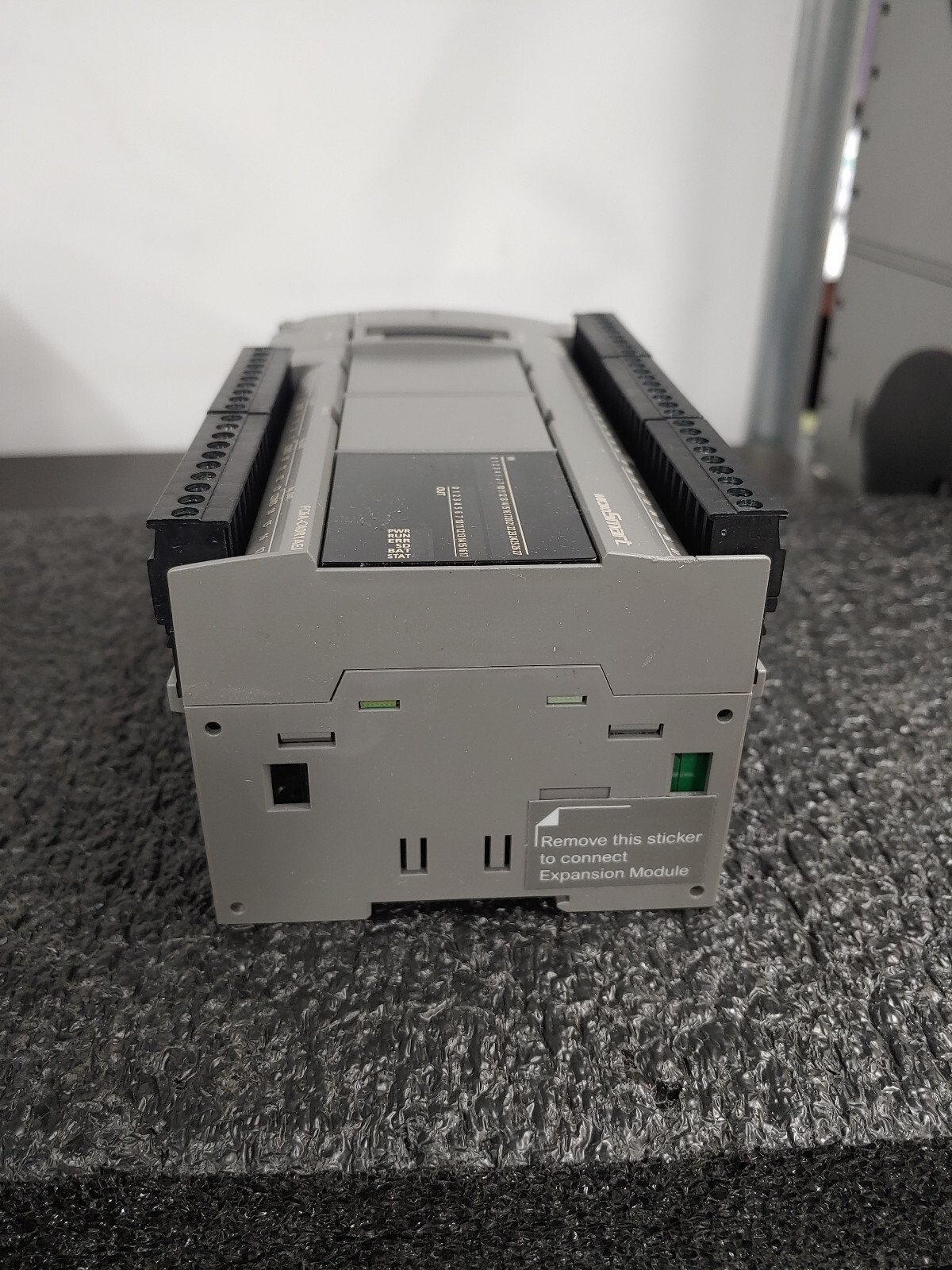 IDEC FC6A-C40R1AEJ 40IO J1939 CPU 100-240VAC Relay FC6A MicroSmart PLC