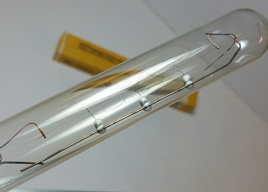 Sylvania 25W 18106 25T6.5/DC 130V Double/Dual/2 Contact Bayonet Base Light Bulb