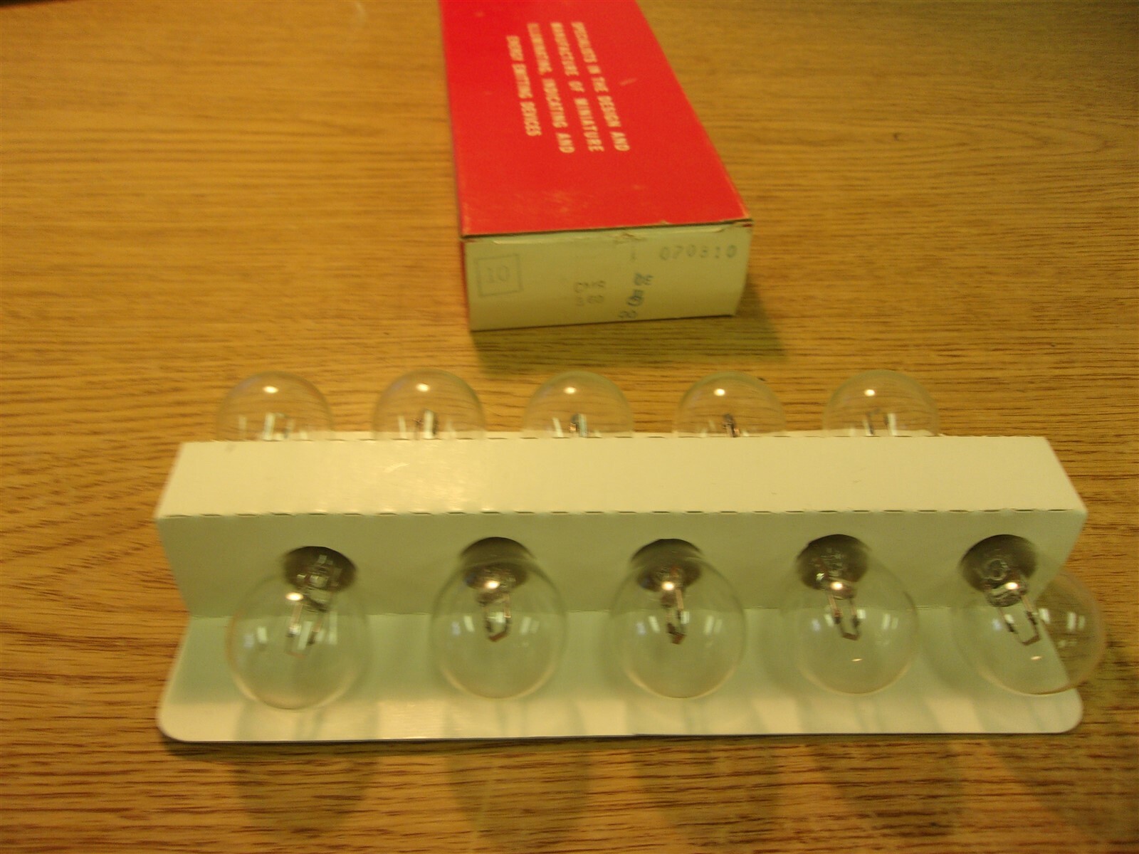 NEW Chicago Miniature Lamps CM8, Lot of 10 *FREE SHIPPING*
