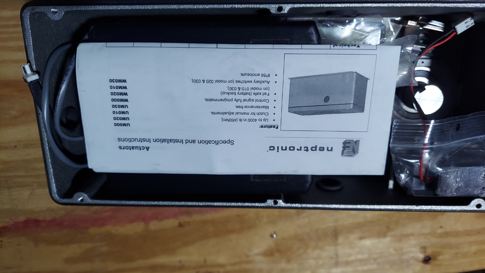 New Neptronic UM010 Torque Actuator BENT MOUNTING FOOT SEE LAST 4 PICTURES