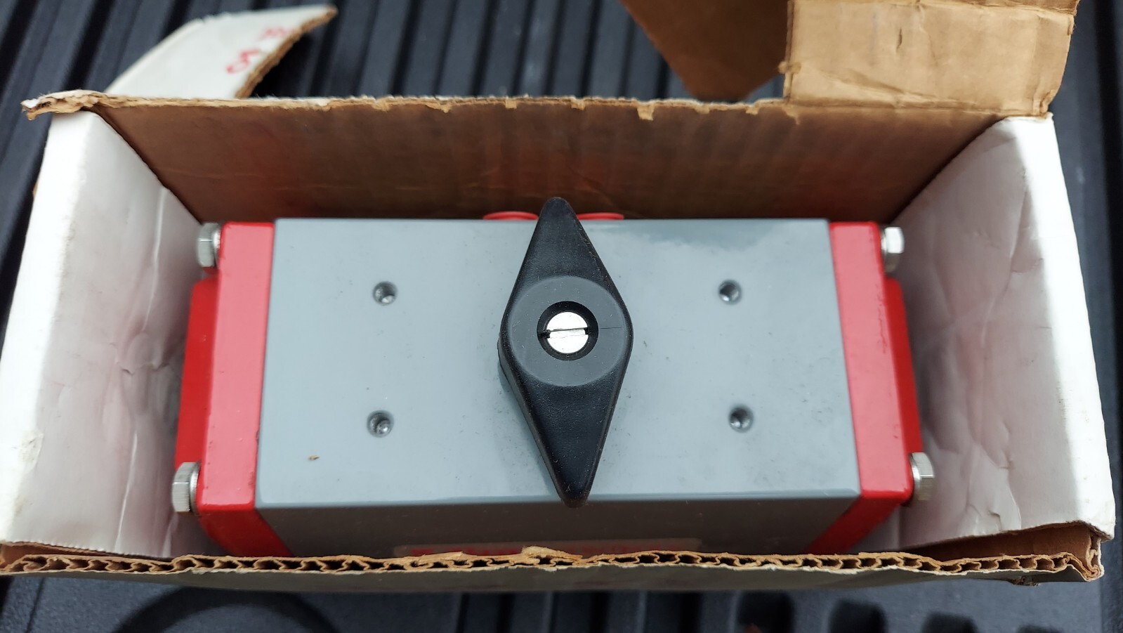 New Bray Controls 90/91 90-0830-21320-015 Pneumatic Actuator