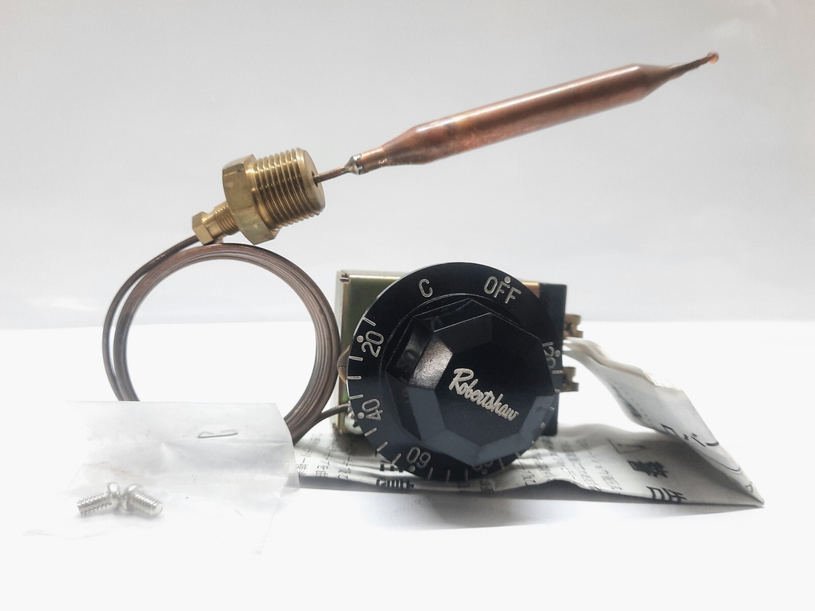 ROBERTSHAW CONTROLS EA3-106-48 05K7 THERMOSTAT RANGE OF 20°C TO 120°C.