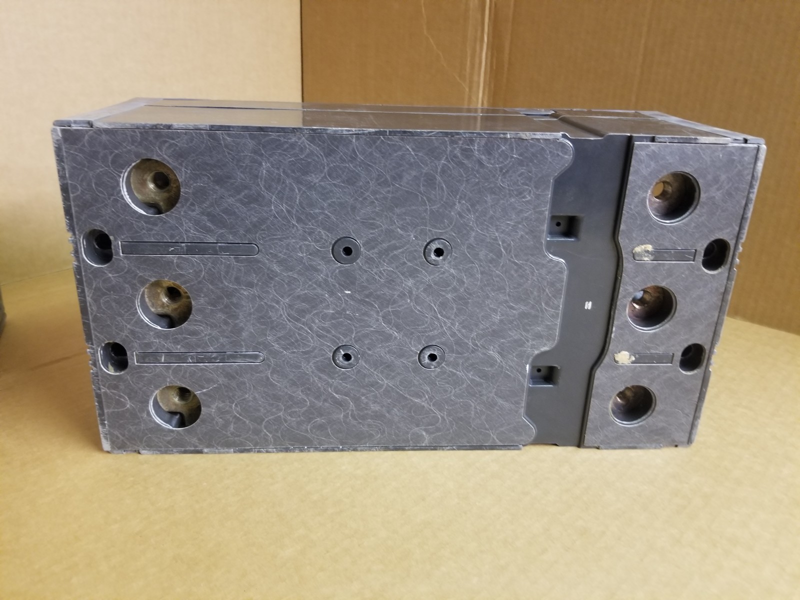 GE Spectra RMS Circuit Breaker SKHA36AT1200 Model No. 1 1200A 600VAC 52091WVS