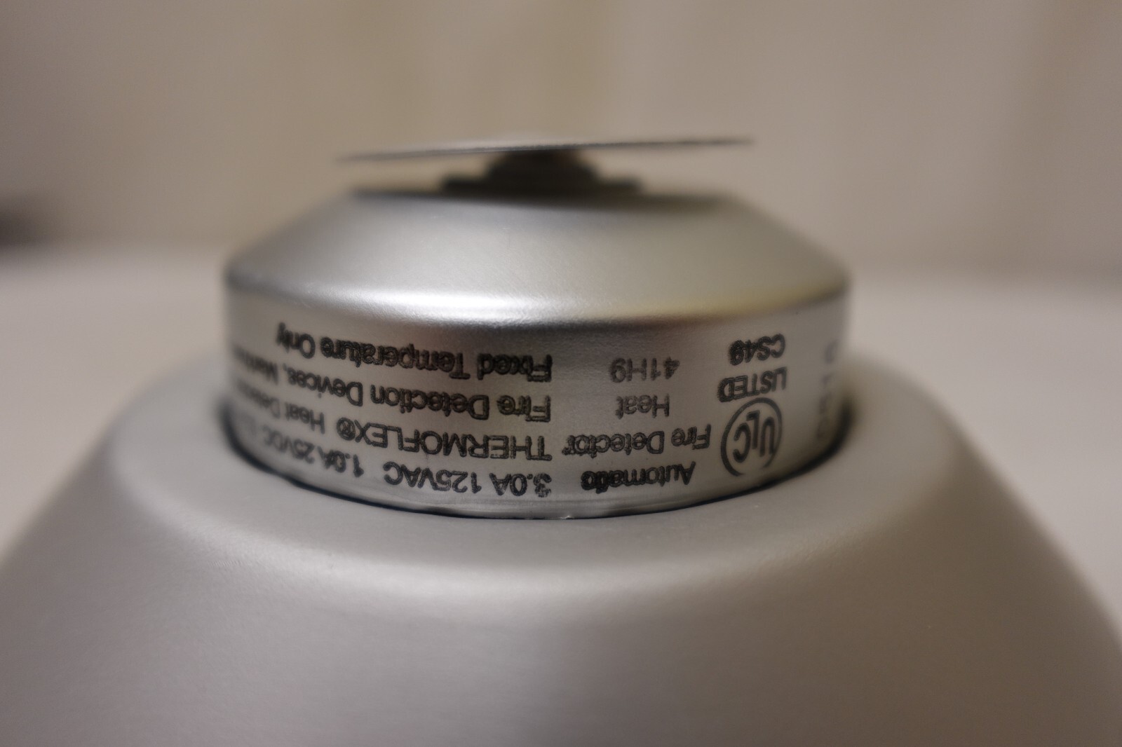 FDD Fire Detection Devices – Heat Detector CF135 / CF135C – 250VDC 0.1A NOS