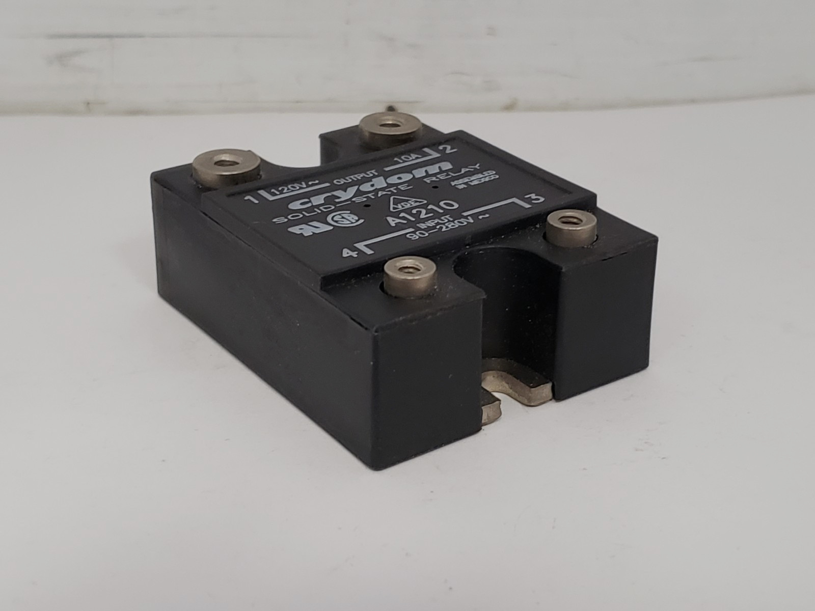CRYDOM A1210 SOLID STATE RELAY 240VAC 10A 90-280V NNB